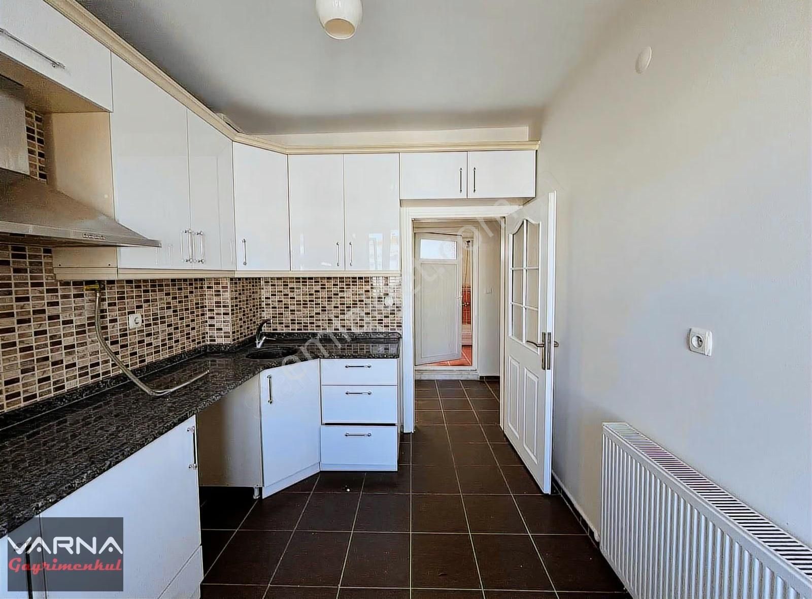 Menderes Cüneytbey Mah. Cadde Üzeri Kiralık 3+1 135 M2 Daire - Görsel 12