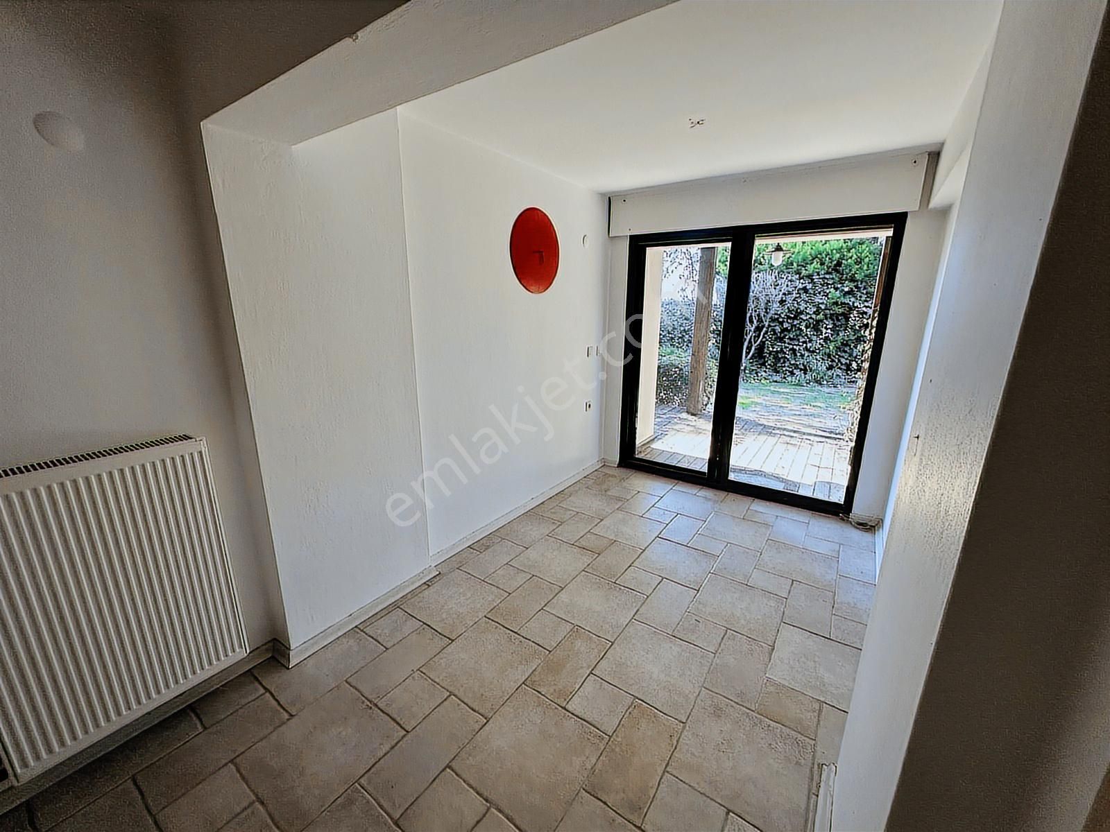 İzmir Urla'da Havuzlu Site İçinde 4+1 Dubleks Satılık Villa - Görsel 26