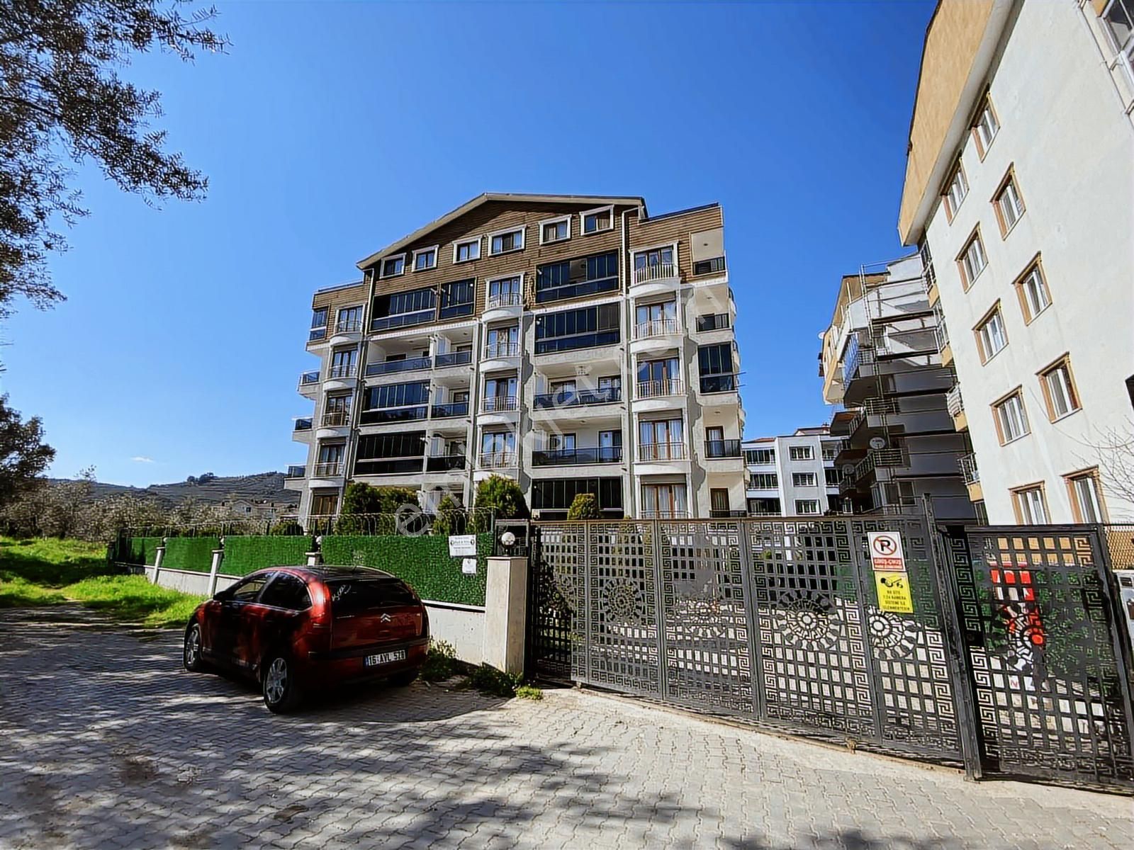 K2 Pera'dan Güzelyalı'da Zeytinliklerin İçinde Huzur 2+1 100 M2