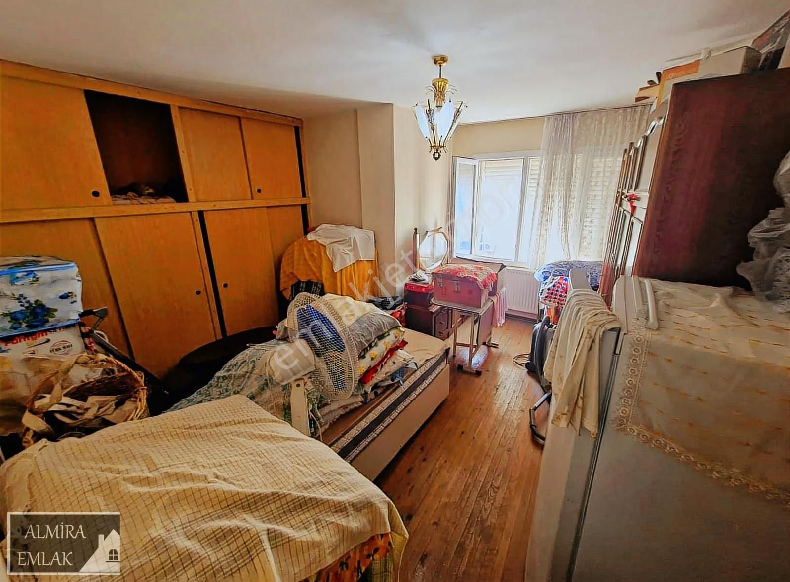 Bahçelievlerde Satılık Fırsat Daire Geniş, Ferah 3+1 140m2 - Görsel 3