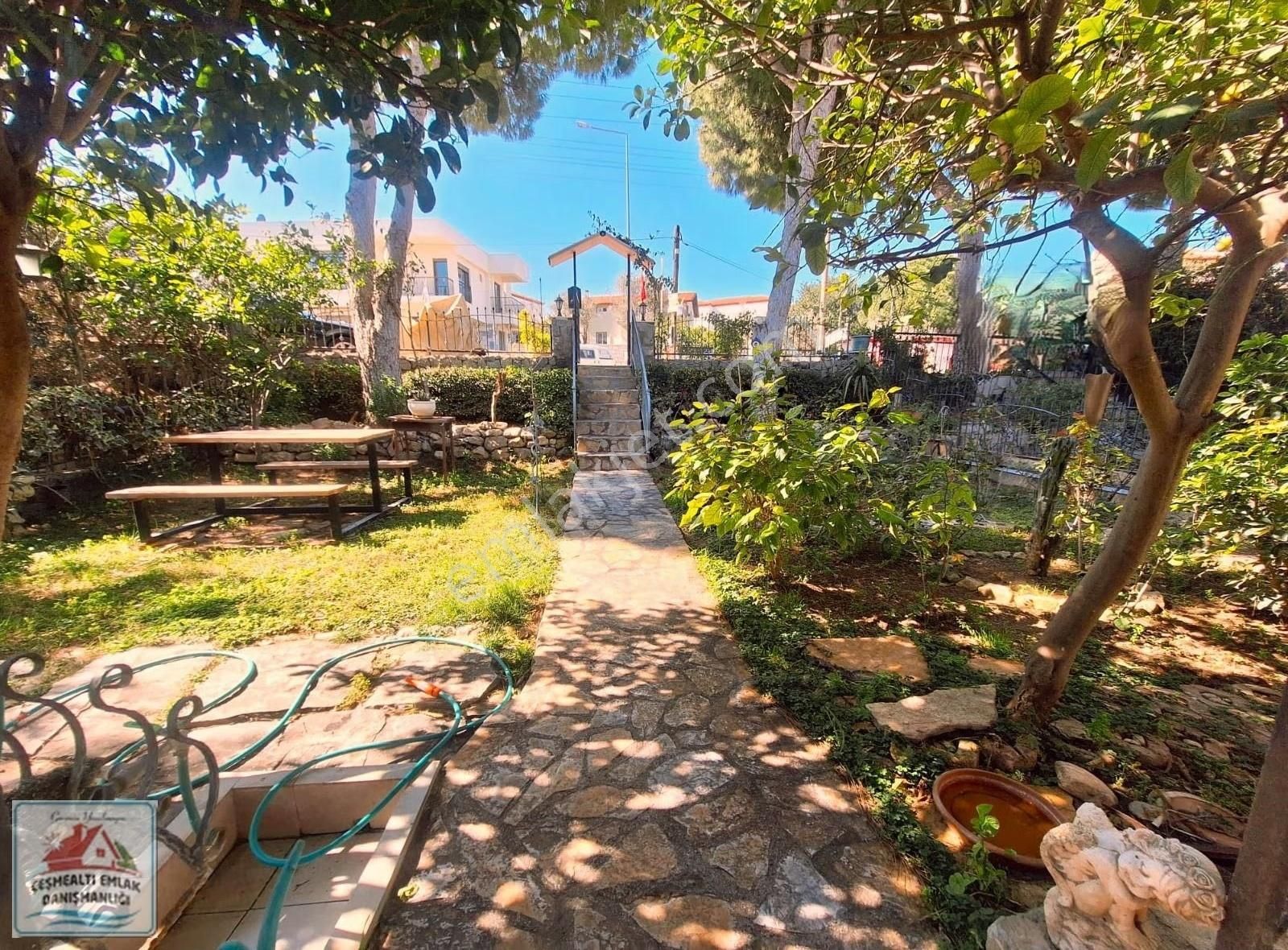 Urla Guvendik Mah. Denize 350 M Genis 4+1 Merkezi Konum - Görsel 28