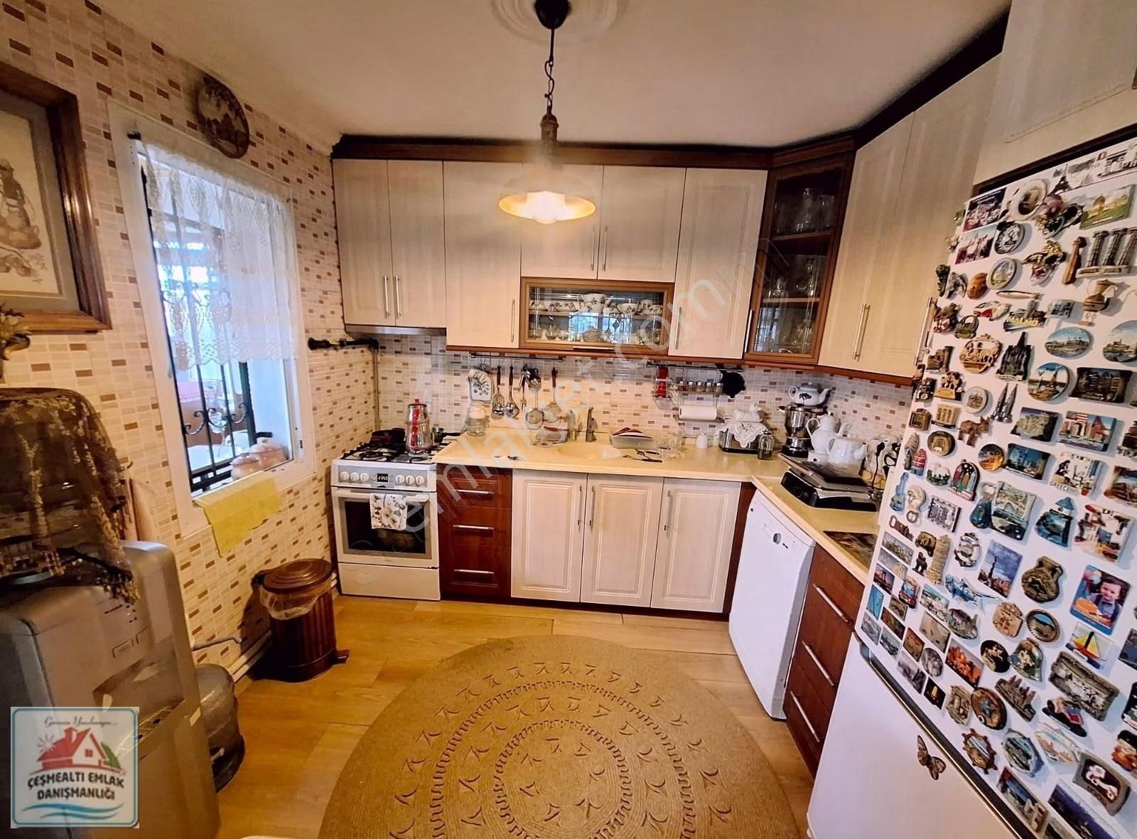 Urla Guvendik Mah. Denize 350 M Genis 4+1 Merkezi Konum - Görsel 4