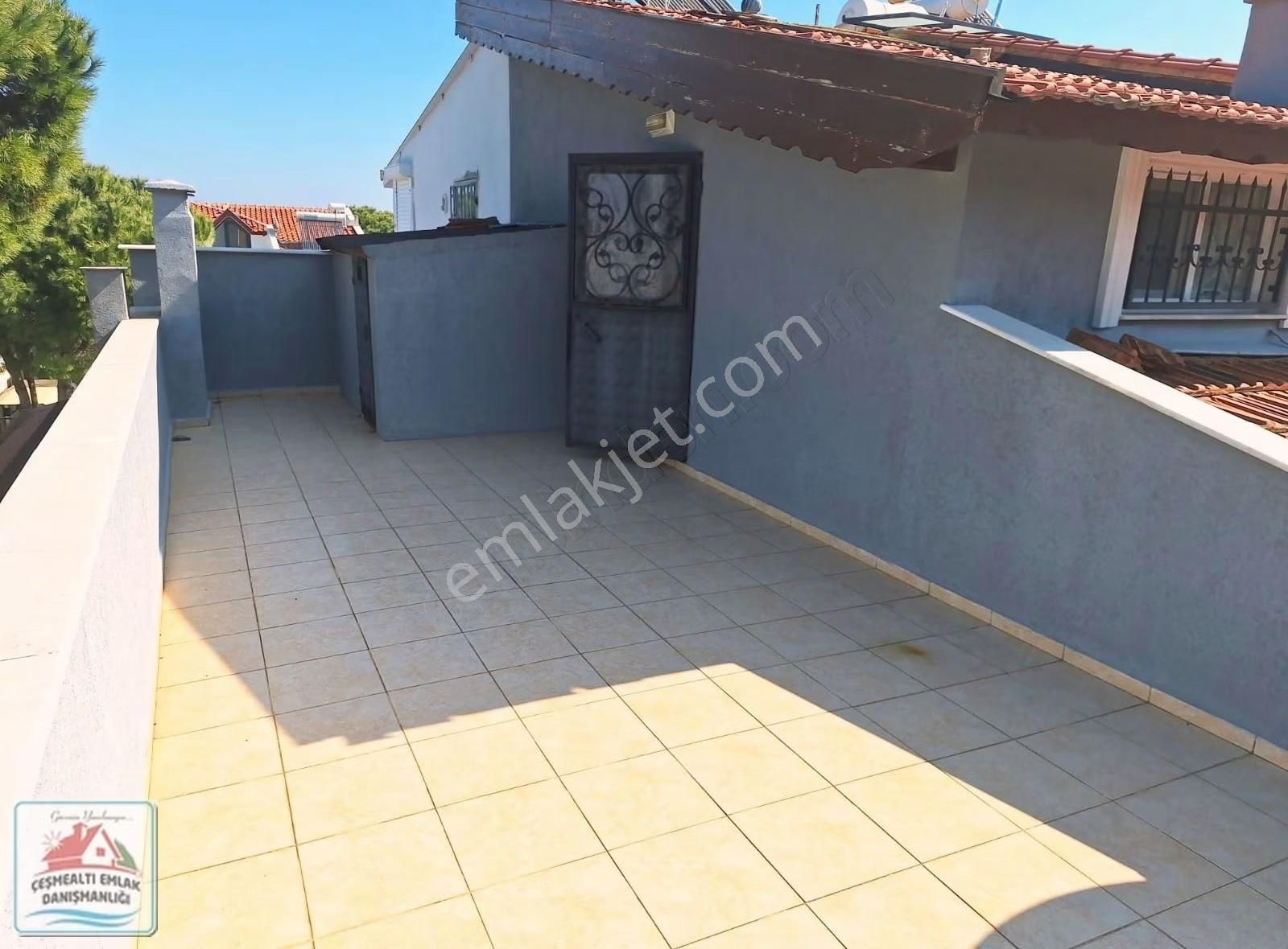 Urla Guvendik Mah. Denize 350 M Genis 4+1 Merkezi Konum - Görsel 18