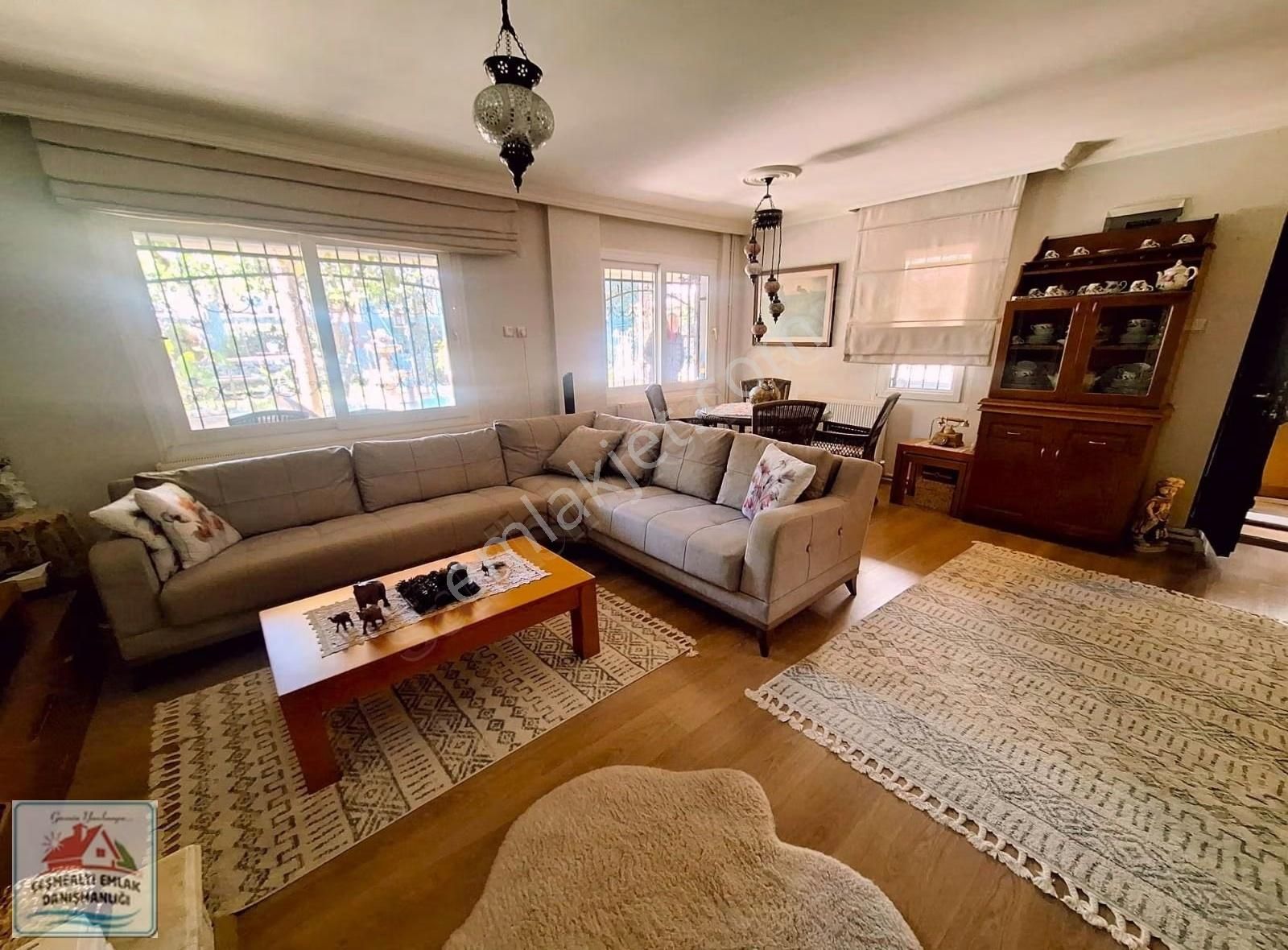 Urla Guvendik Mah. Denize 350 M Genis 4+1 Merkezi Konum - Görsel 6