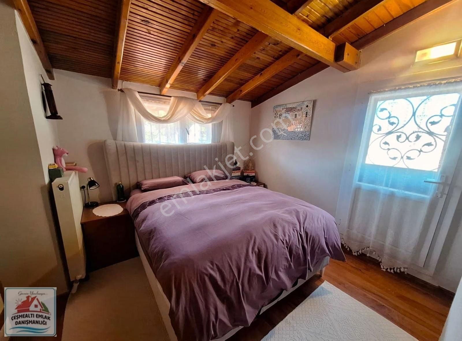 Urla Guvendik Mah. Denize 350 M Genis 4+1 Merkezi Konum - Görsel 22