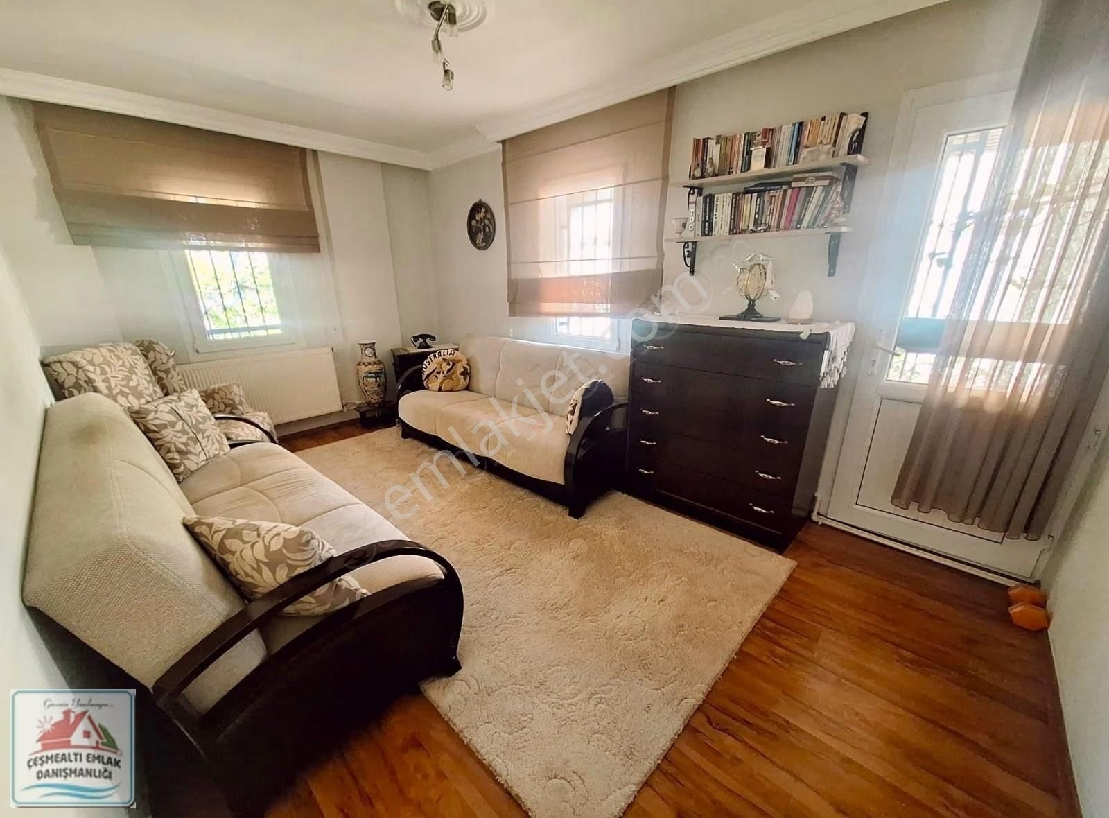 Urla Guvendik Mah. Denize 350 M Genis 4+1 Merkezi Konum - Görsel 16