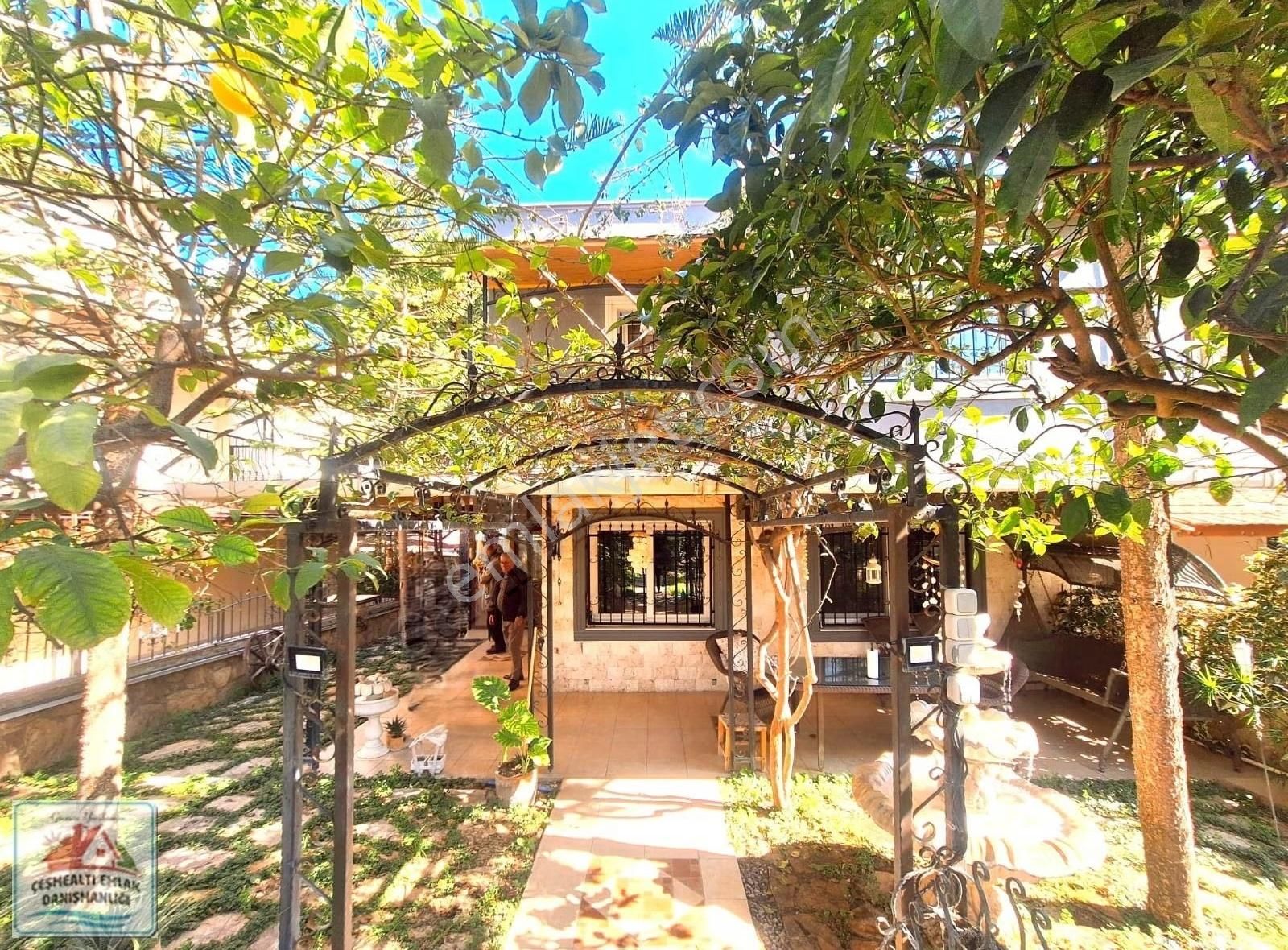 Urla Guvendik Mah. Denize 350 M Genis 4+1 Merkezi Konum