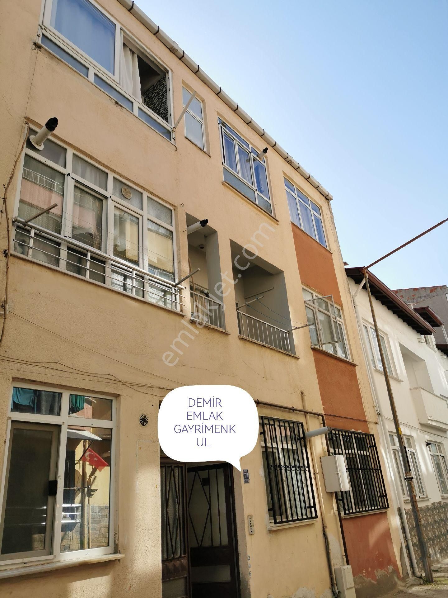 Demir Emlak Gayrimenkul Tekirdağ Şarköy Den Satılık 2 +1