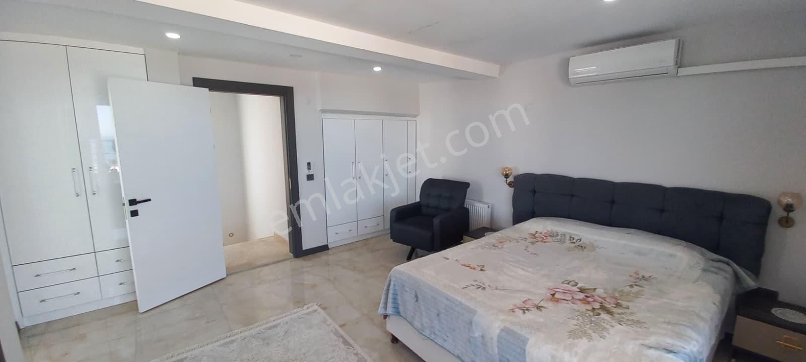 Kuşadası Marina'ya Yürüme Mesafesinde Muhteşem Tripleks Villa - Görsel 12