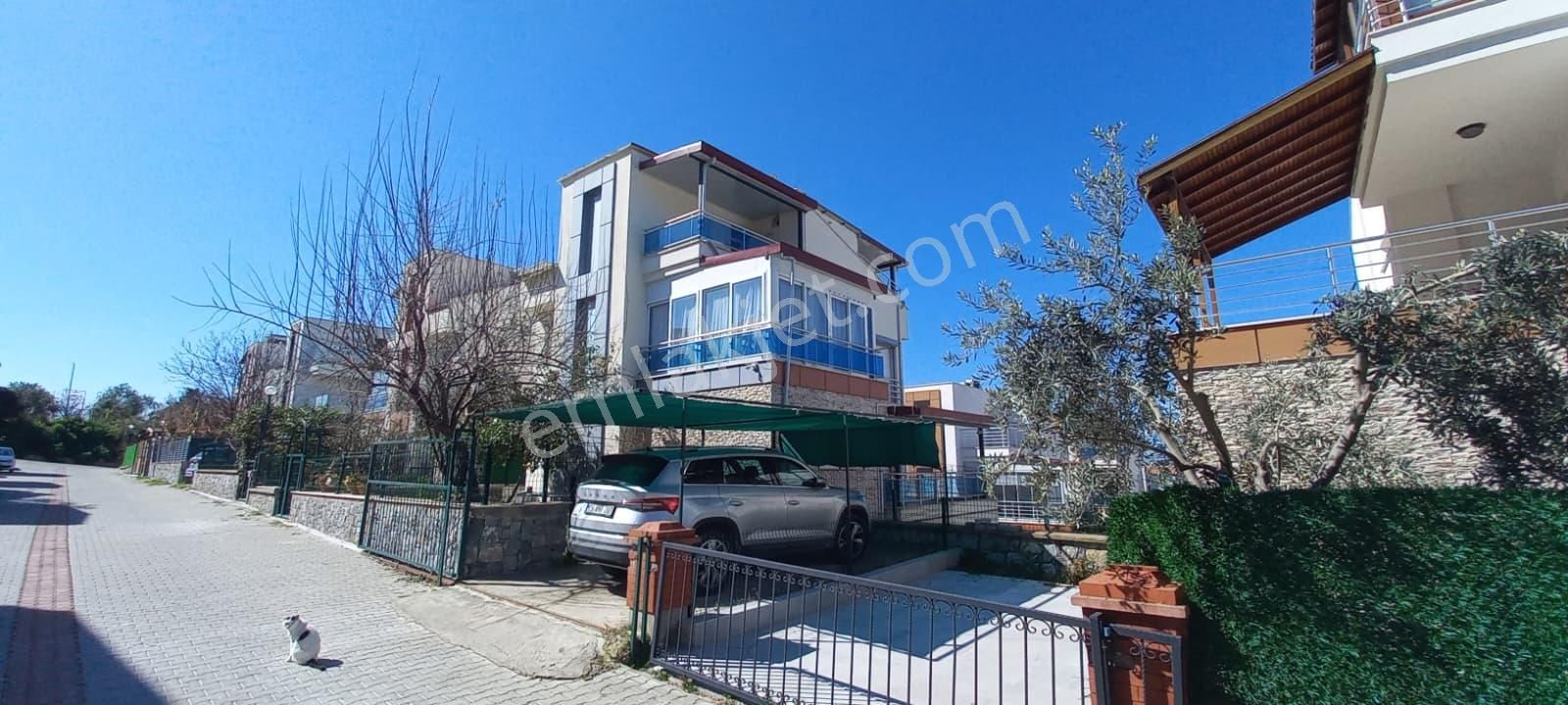 Kuşadası Marina'ya Yürüme Mesafesinde Muhteşem Tripleks Villa - Görsel 25