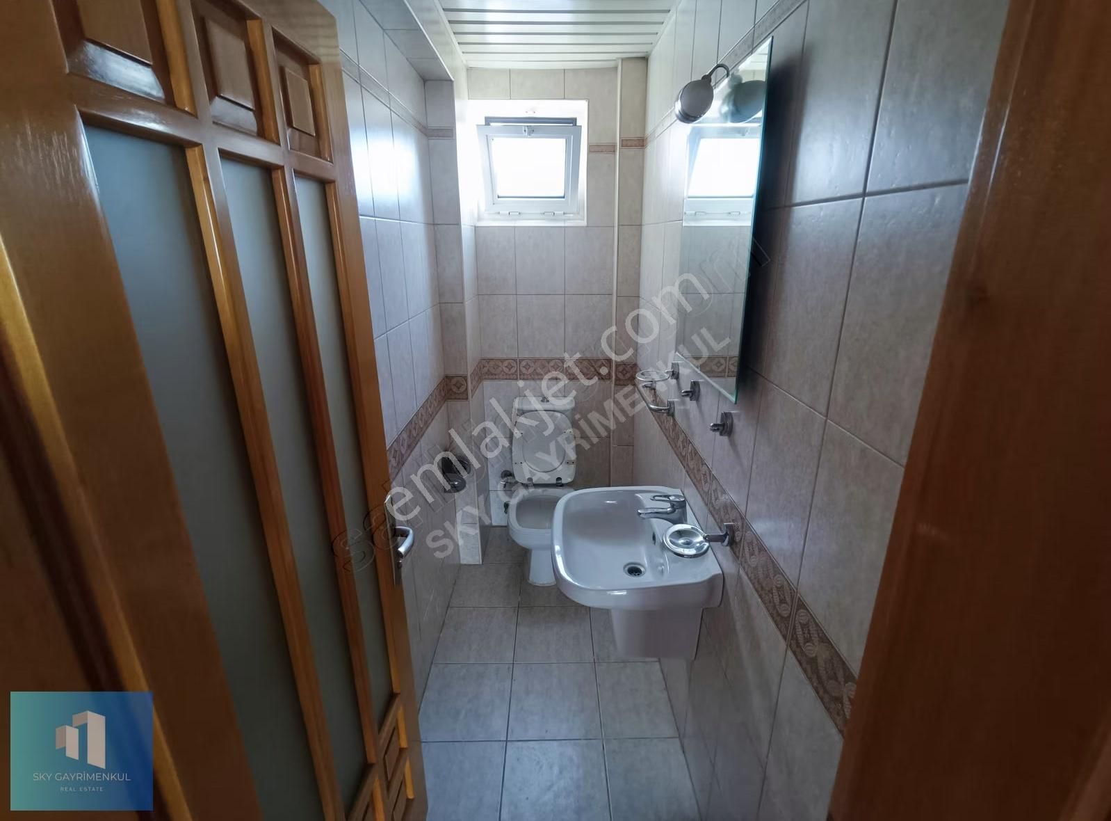 Sky'dan Sakin Konumda Tertemiz Ve Geniş Kiralık 130 M2 3+1 Daire - Görsel 13