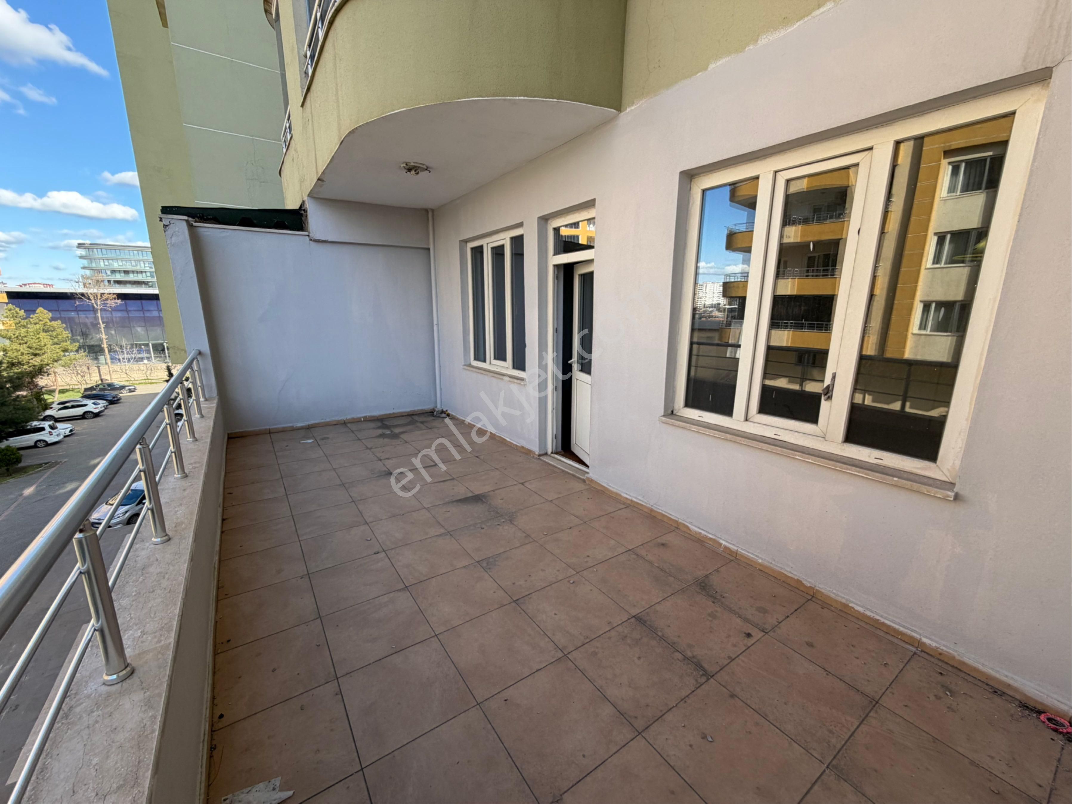 Bağcılar Bölgesi 4+1 Kiralık Daire - Görsel 19