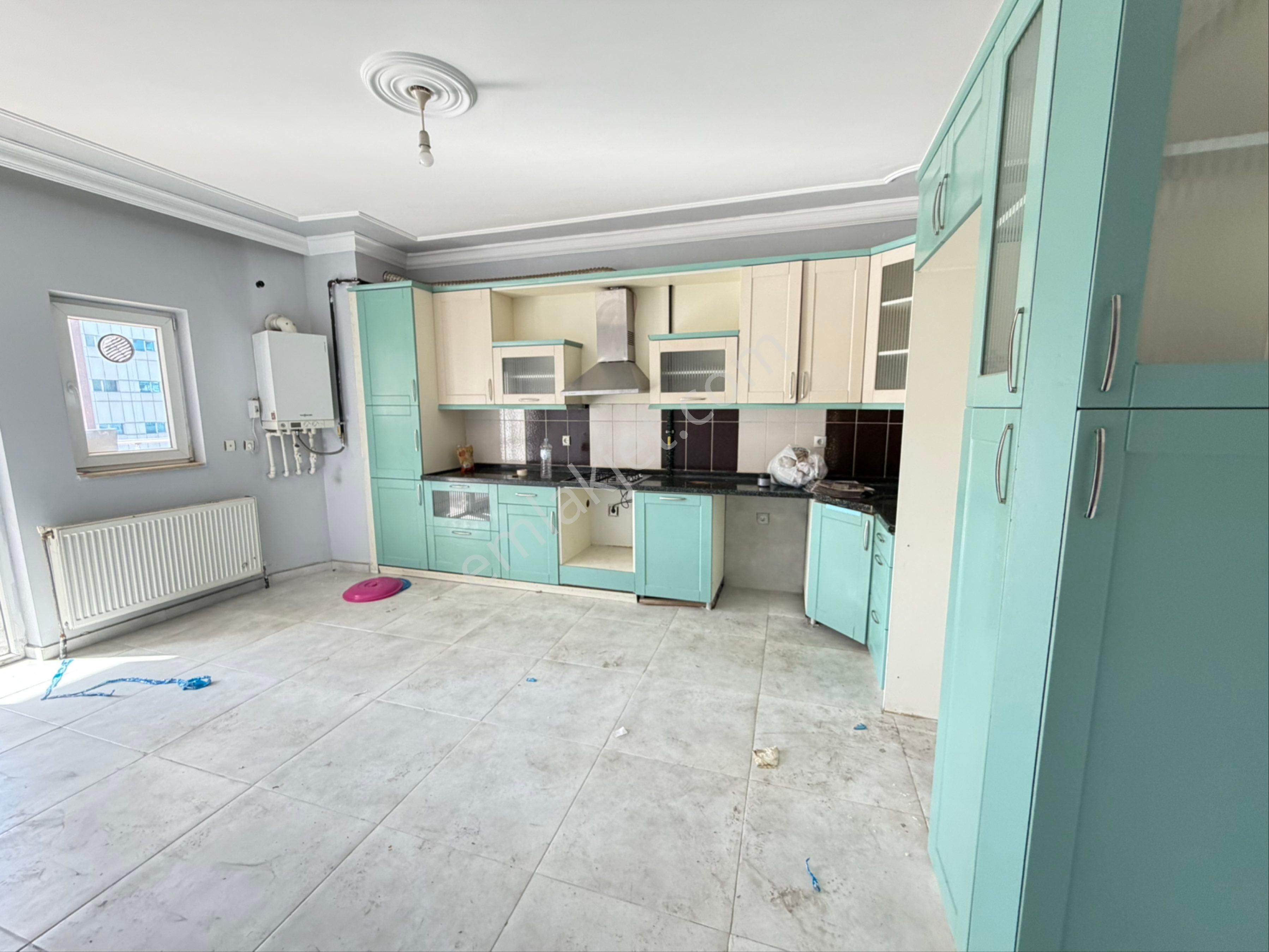 Bağcılar Bölgesi 4+1 Kiralık Daire - Görsel 3