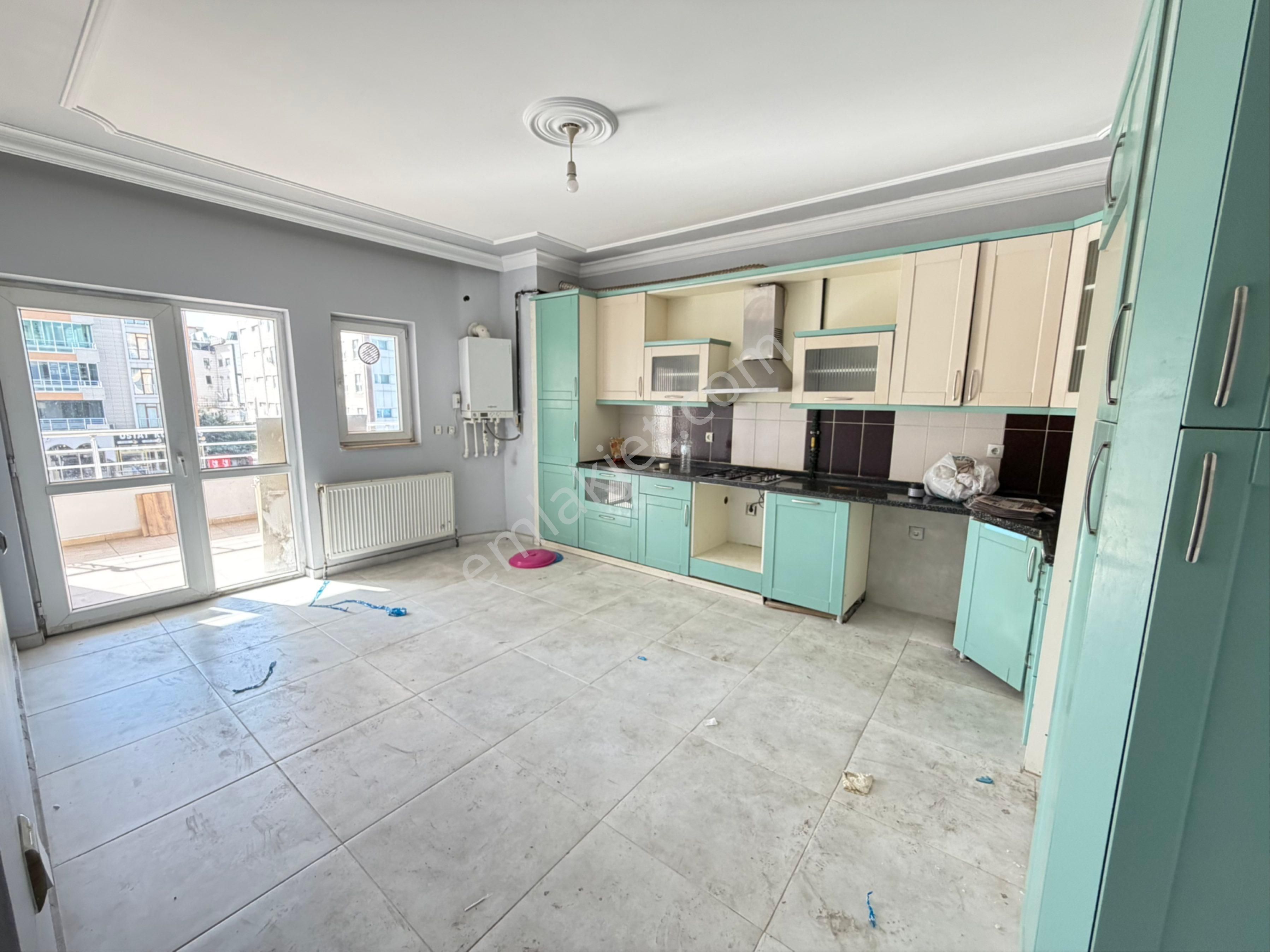 Bağcılar Bölgesi 4+1 Kiralık Daire - Görsel 2