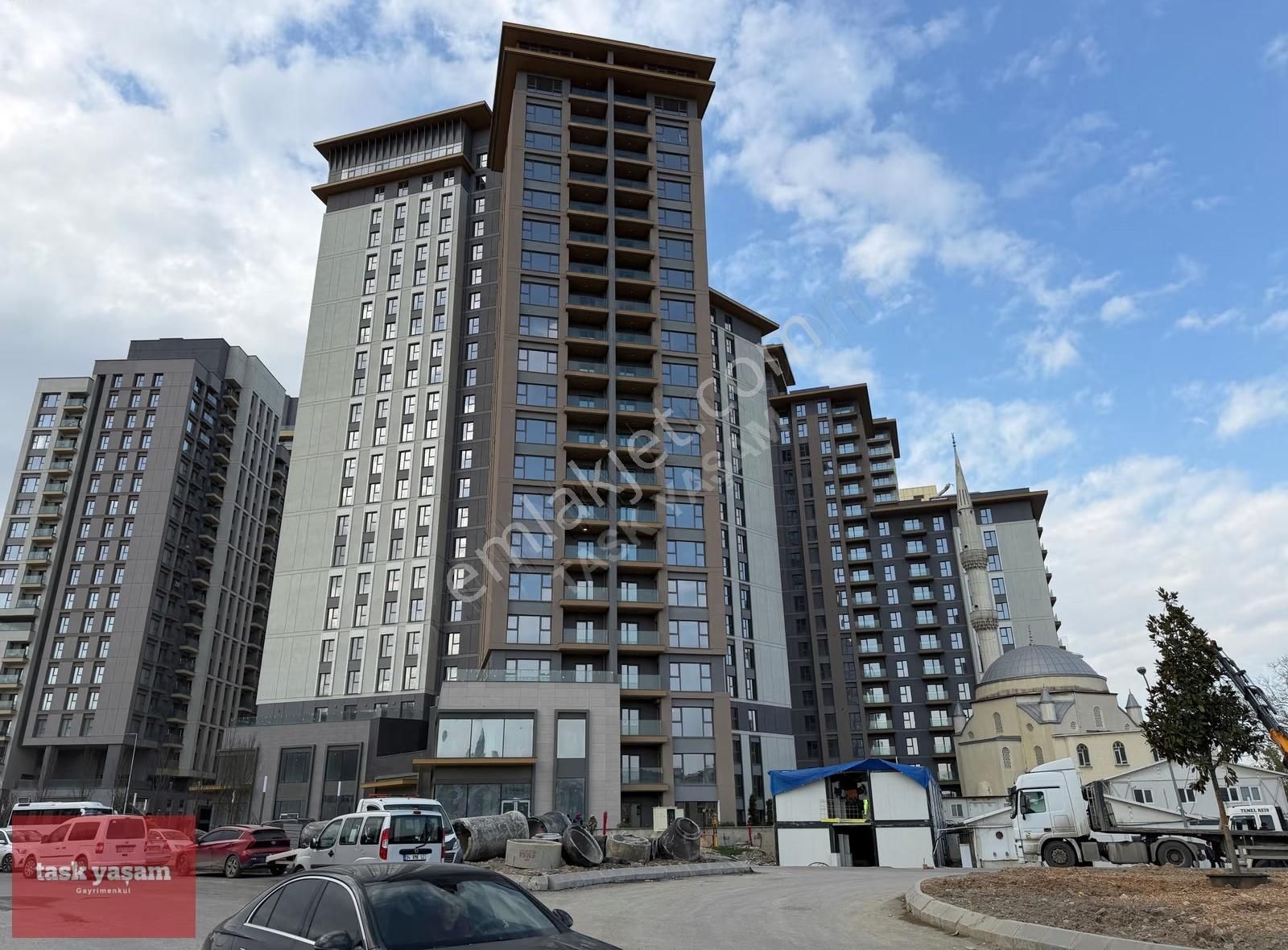 Kadıköy Emlak Konut Köşe Bina E-5 Manzara Satılık 3+1 Daire