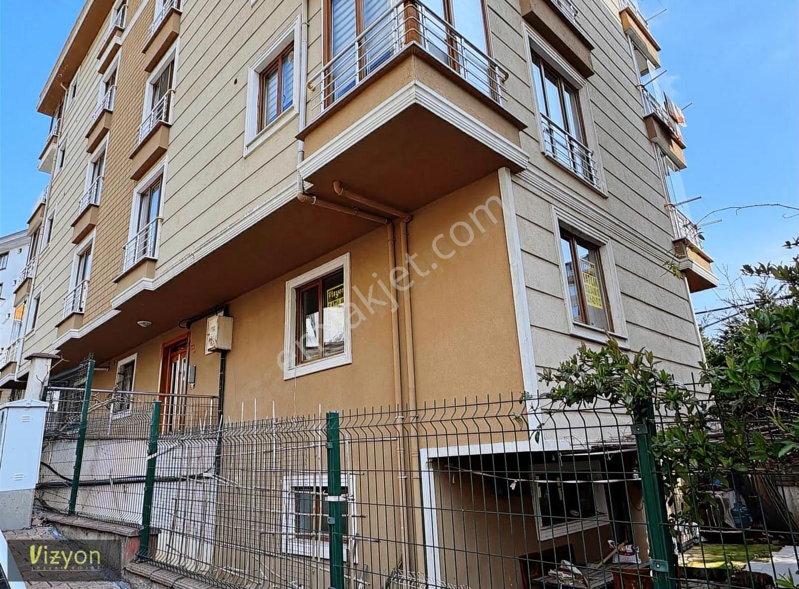 Satılık Yüksek Giriş İskanlı 1+1 Daire