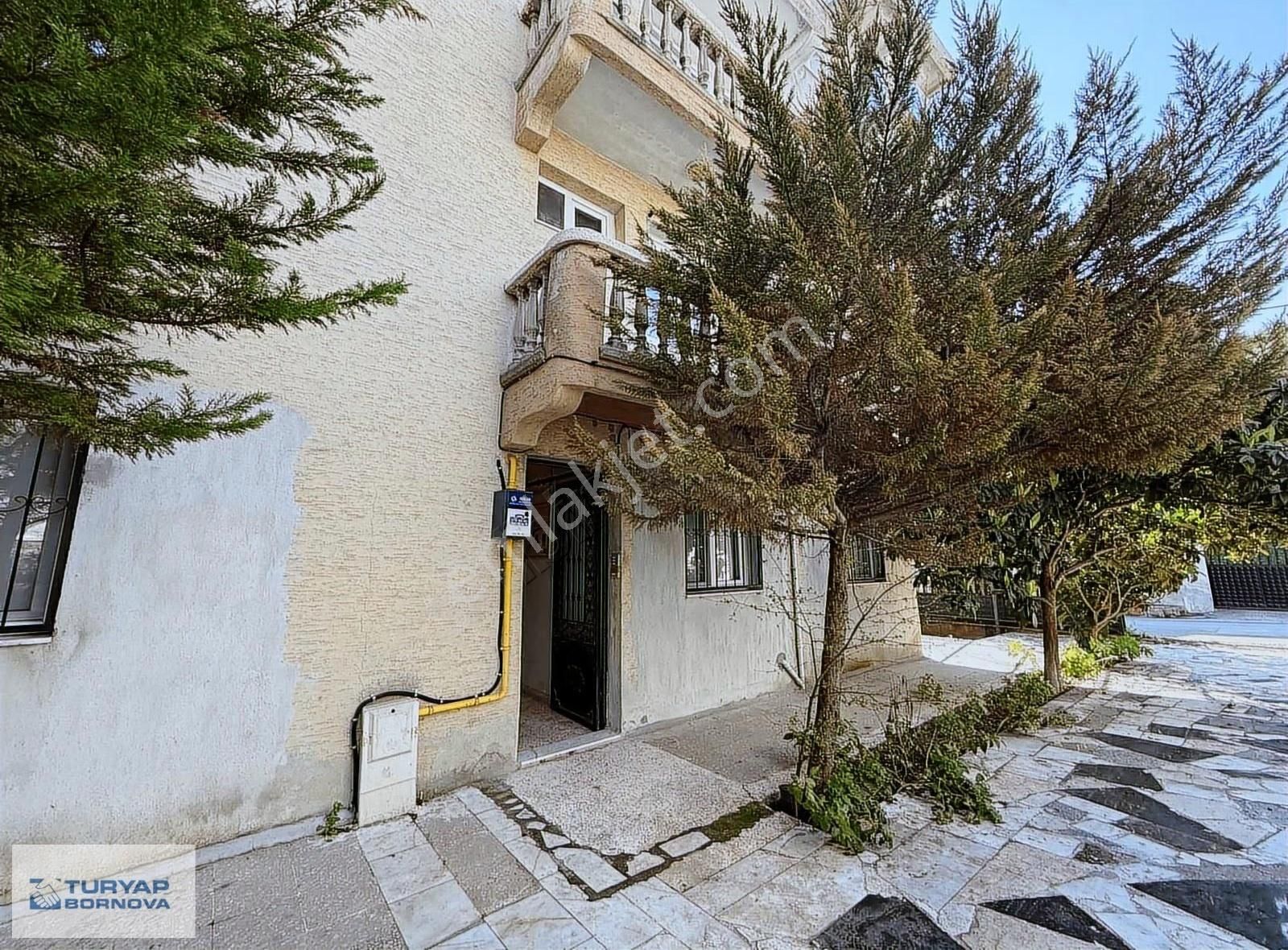 Turyap'tan Bornova Atatürk Mahallesi'nde 3+1 Kiralık Daire - Görsel 13