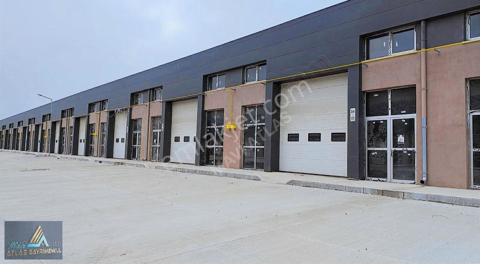 Mavi Atlas'tan Toybelen Sanayi Sitesinde Satılık 200m2 Dükkan