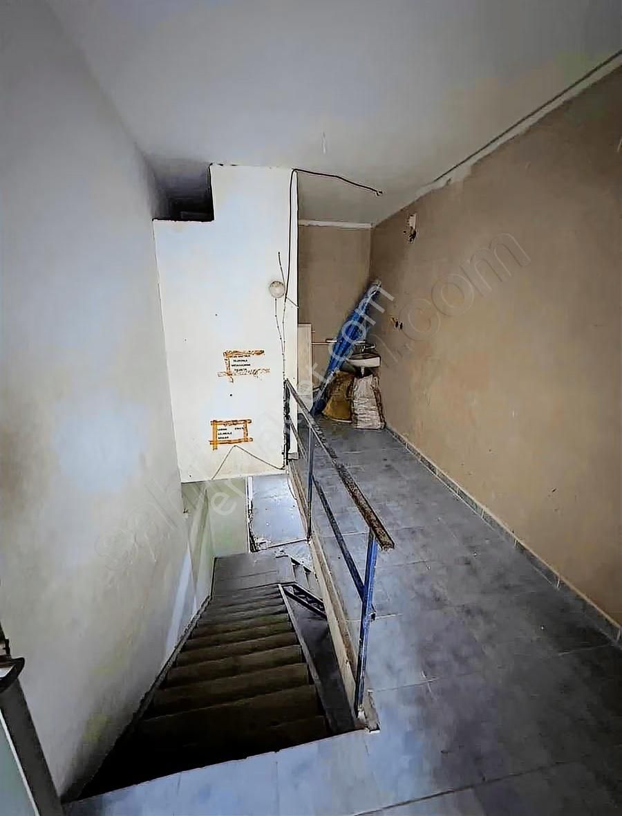 Pazariçinde Sanai Eletriği Olan Dükkan - Görsel 8