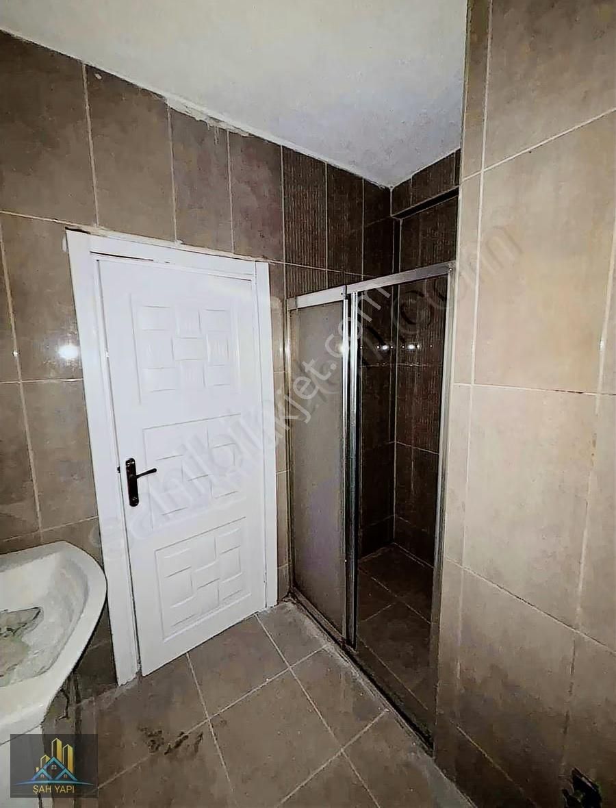 Geniş Bahçeli Güzel Kullanışlı Kiralık Daire - Görsel 2