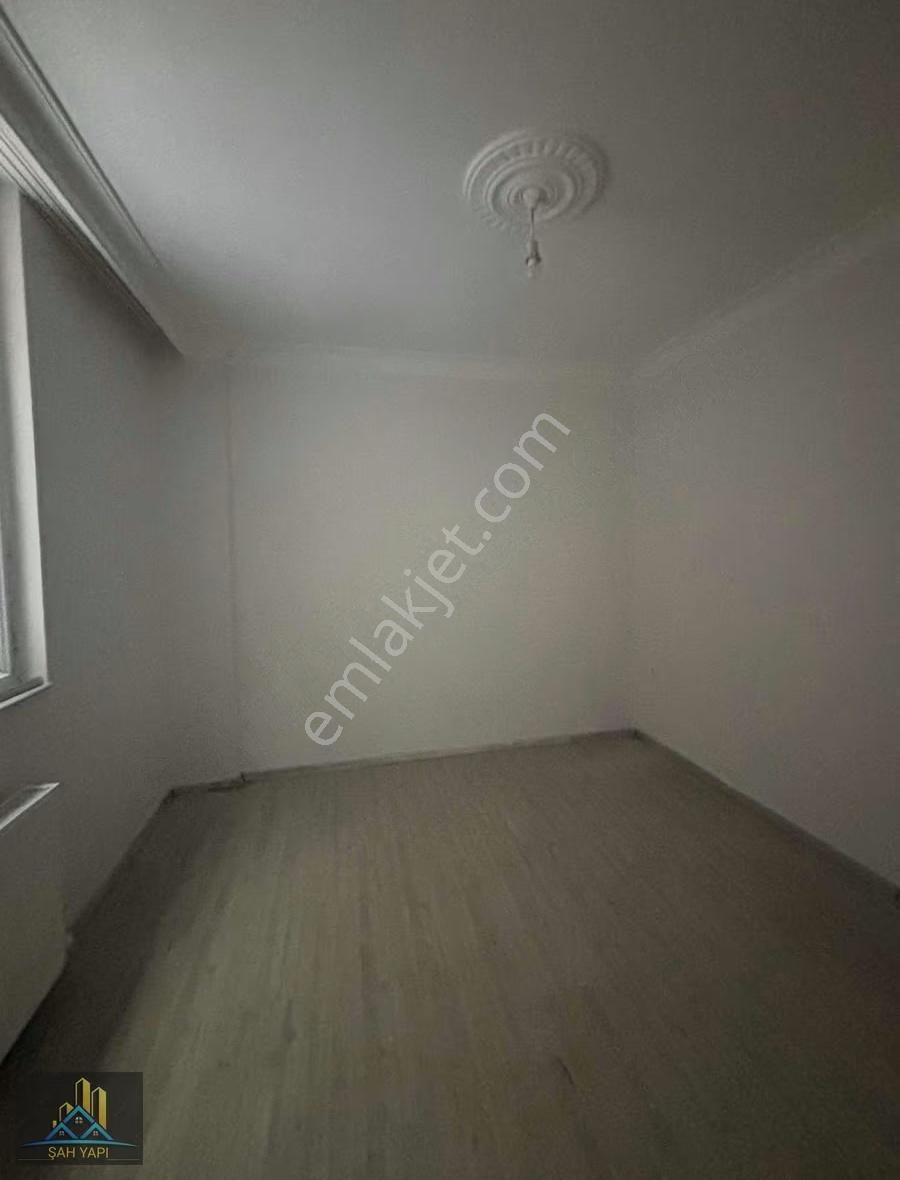 Geniş Bahçeli Güzel Kullanışlı Kiralık Daire - Görsel 5