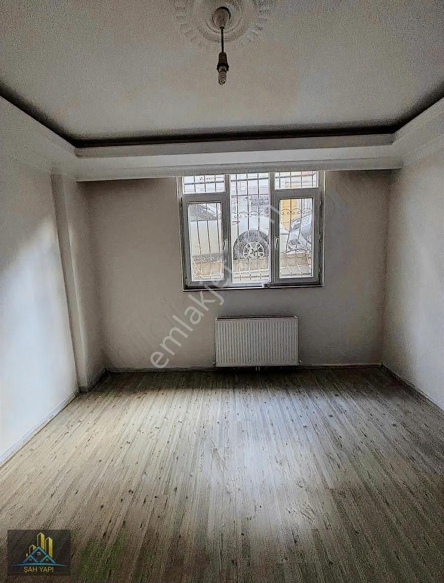 Geniş Bahçeli Güzel Kullanışlı Kiralık Daire