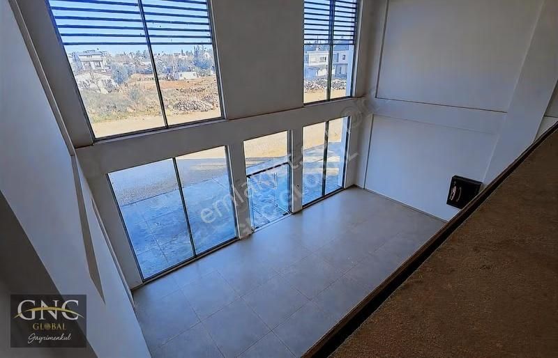 Altıntaş Antoryum Rezidans'ta 3 Katlı İskanlı Satılık Dükkan - Görsel 12