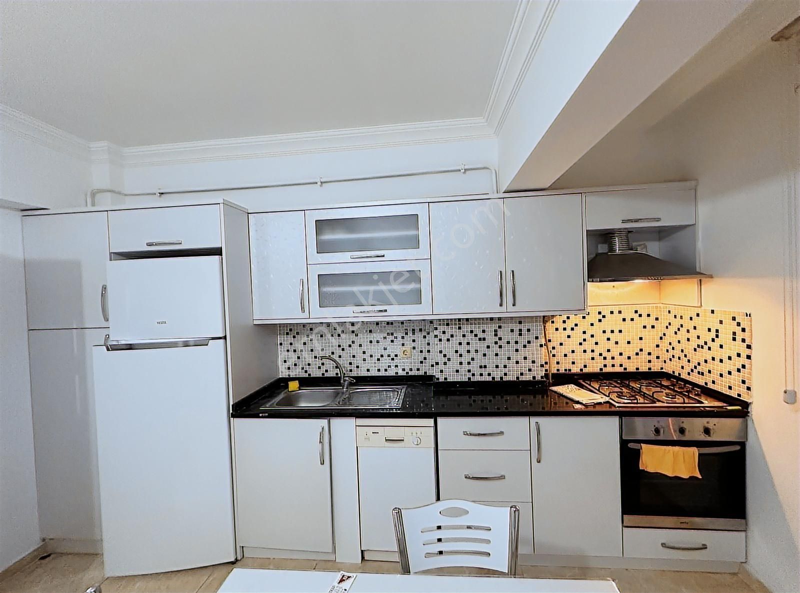 Remax Advantage'den Karasu Sahilde Havuzlu Eşyalı Satılık Daire - Görsel 3