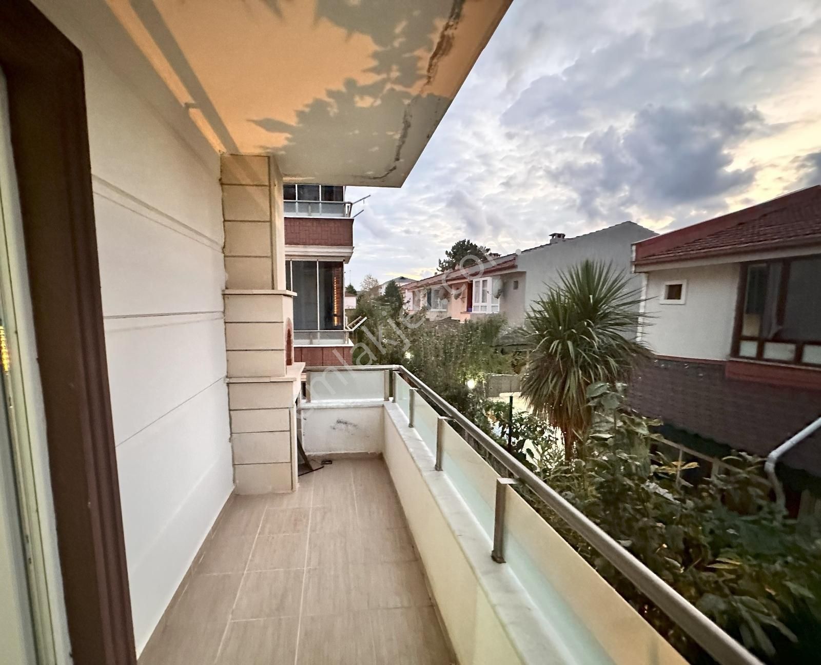 Remax Advantage'den Karasu Sahilde Havuzlu Eşyalı Satılık Daire - Görsel 4