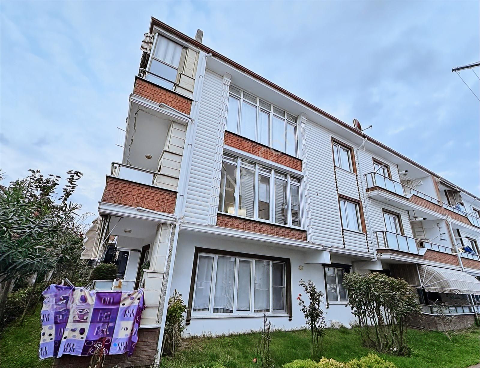 Remax Advantage'den Karasu Sahilde Havuzlu Eşyalı Satılık Daire