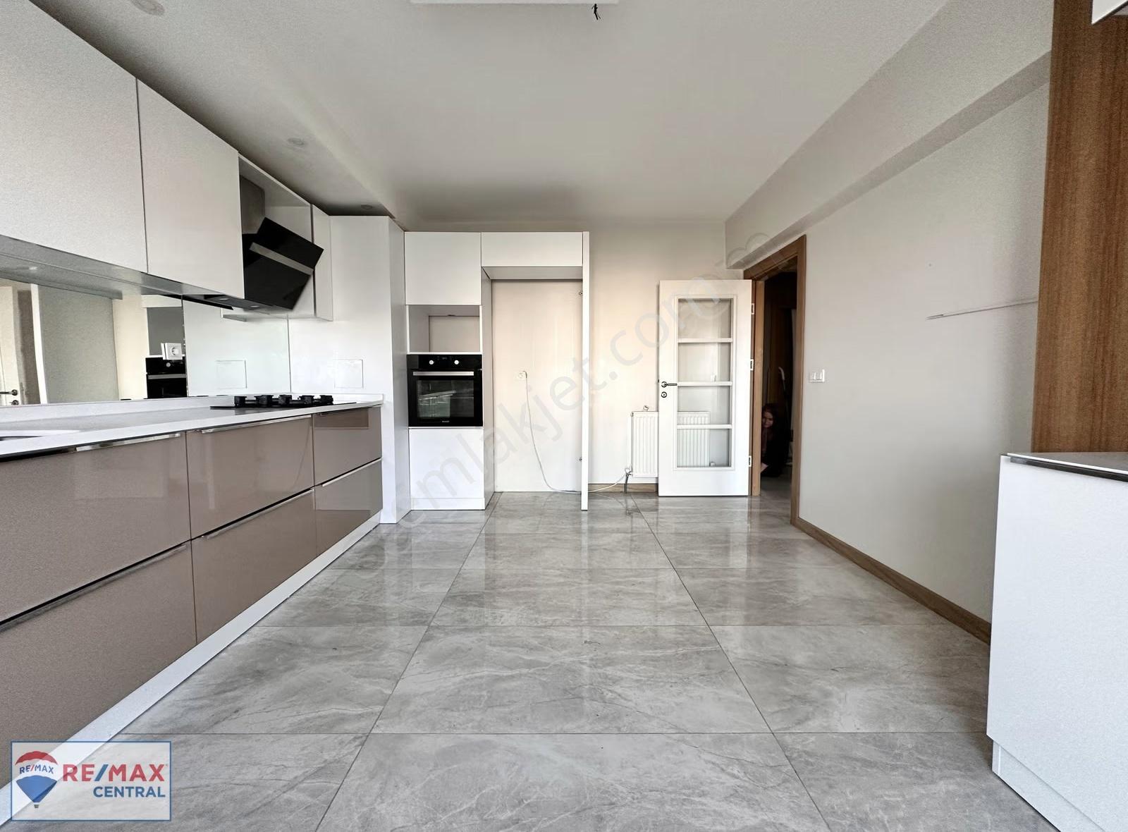 Remax ' Kılavuz Mah. Vista Gold Arakat Kullanışlı 3+1 Lüks Daire - Görsel 3