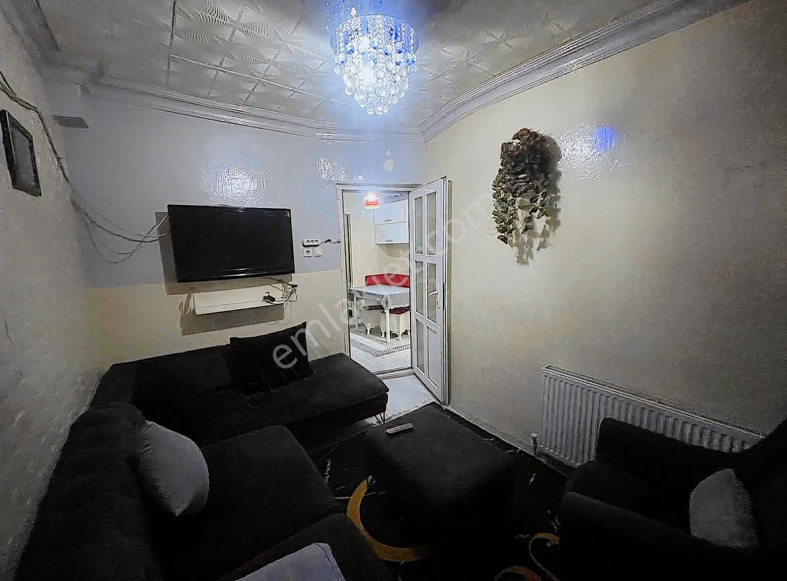 Bayrampaşa Ortamahallede Kiralık 2+1 Daire !