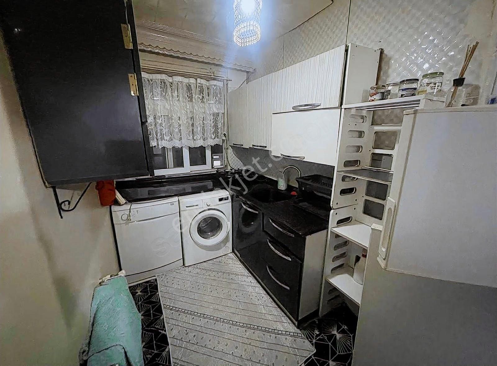 Bayrampaşa Ortamahallede Kiralık 2+1 Daire ! - Görsel 3