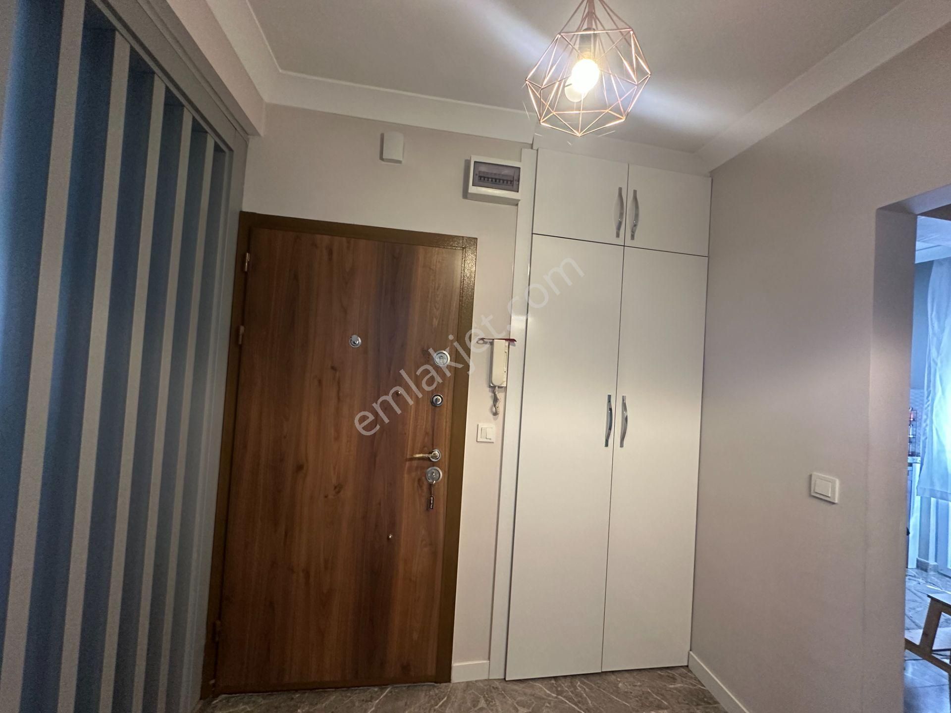 Y.kemal Cad.üzerinde, Yenilenmiş, Eşyasız,boş,110 M² Kiralık 2+1 - Görsel 28