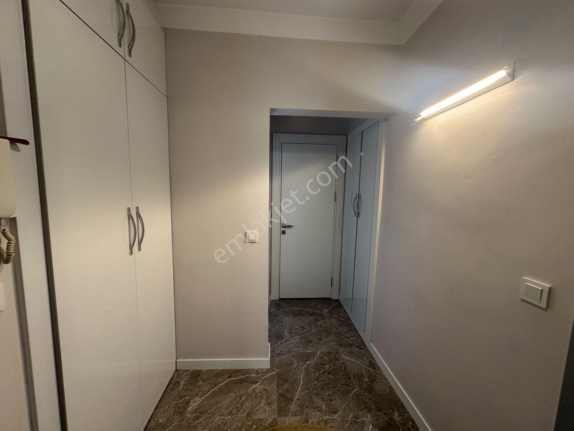 Y.kemal Cad.üzerinde, Yenilenmiş, Eşyasız,boş,110 M² Kiralık 2+1 - Görsel 31