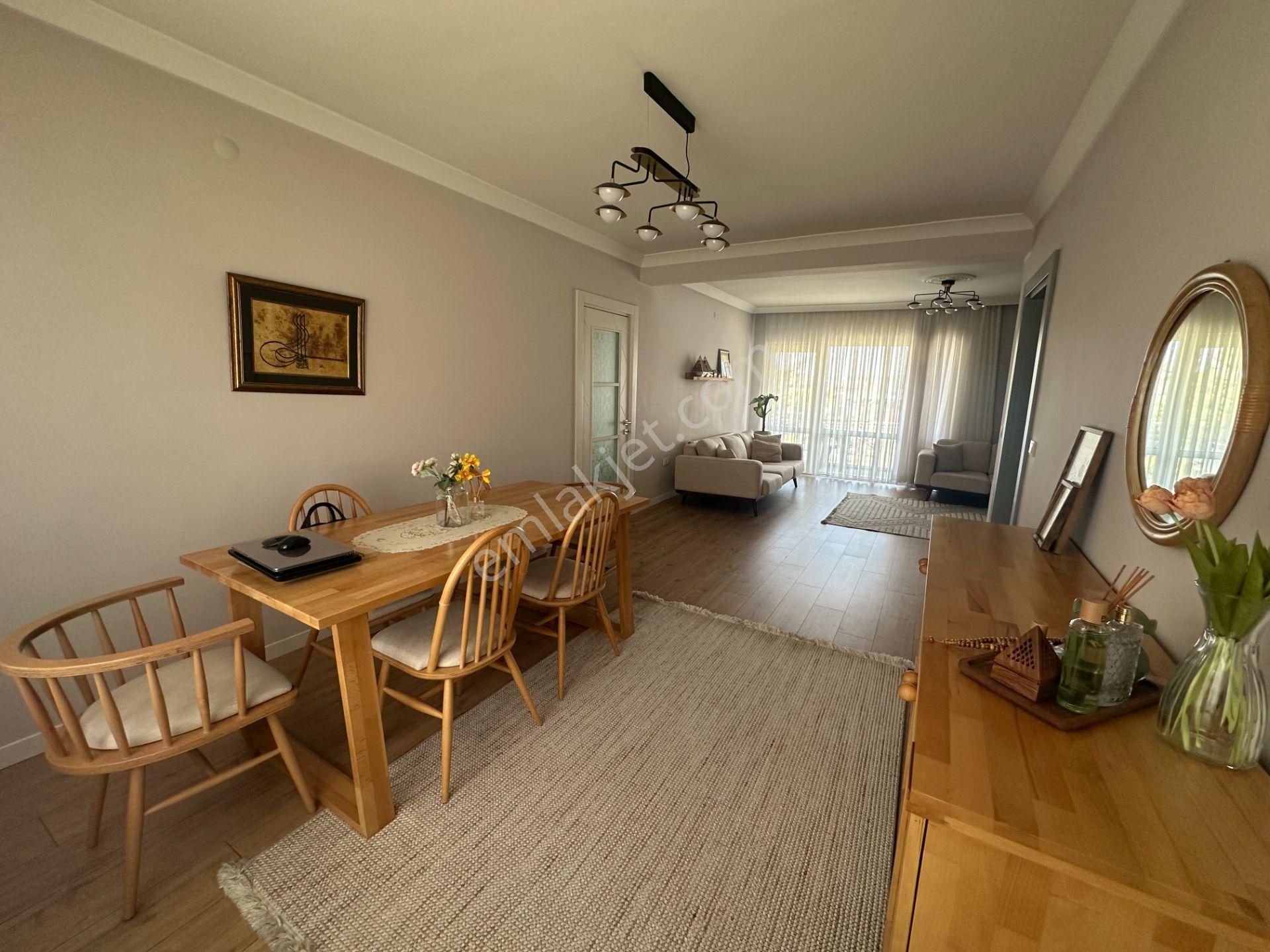 Y.kemal Cad.üzerinde, Yenilenmiş, Eşyasız,boş,110 M² Kiralık 2+1 - Görsel 11