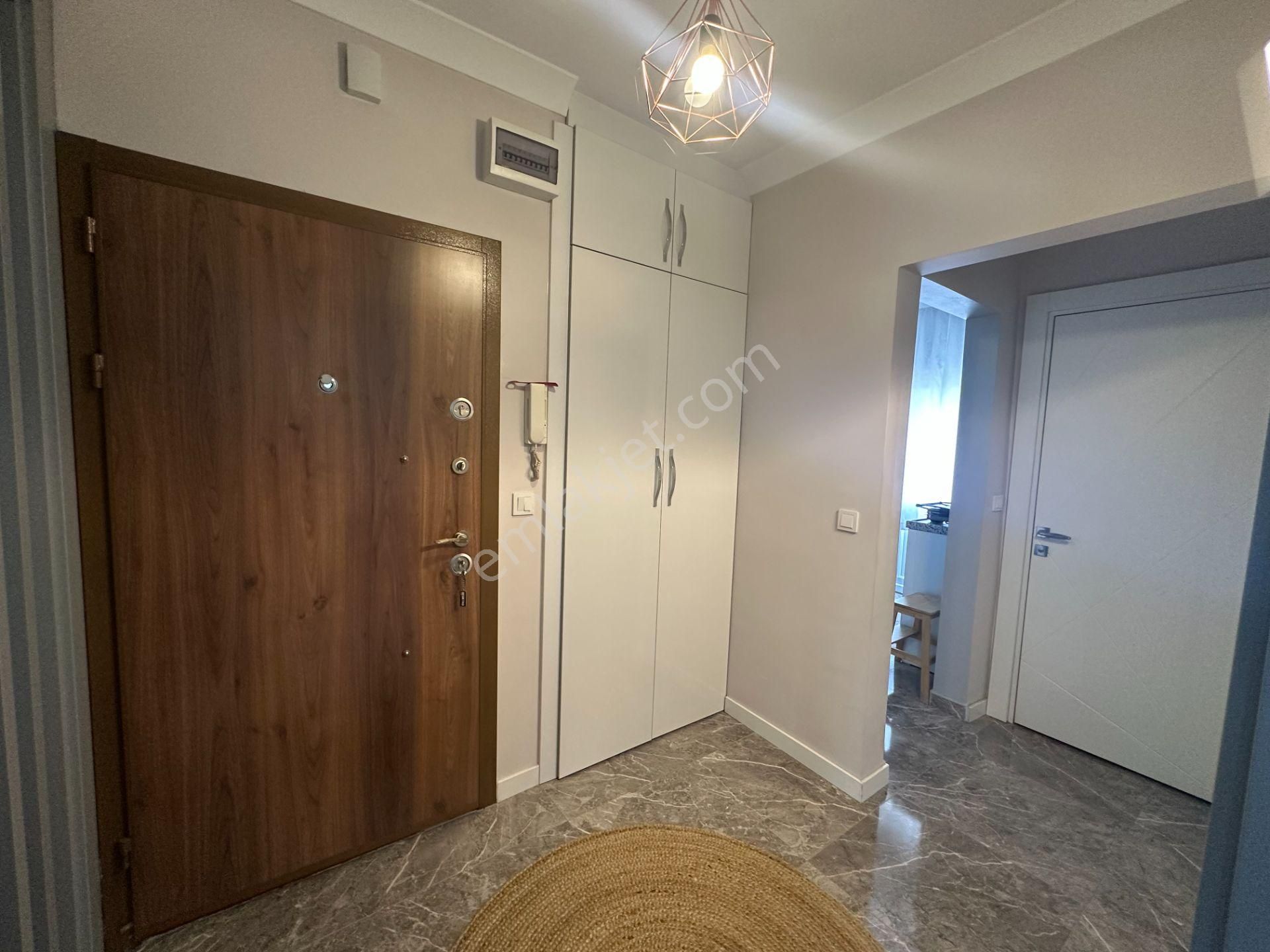 Y.kemal Cad.üzerinde, Yenilenmiş, Eşyasız,boş,110 M² Kiralık 2+1 - Görsel 27