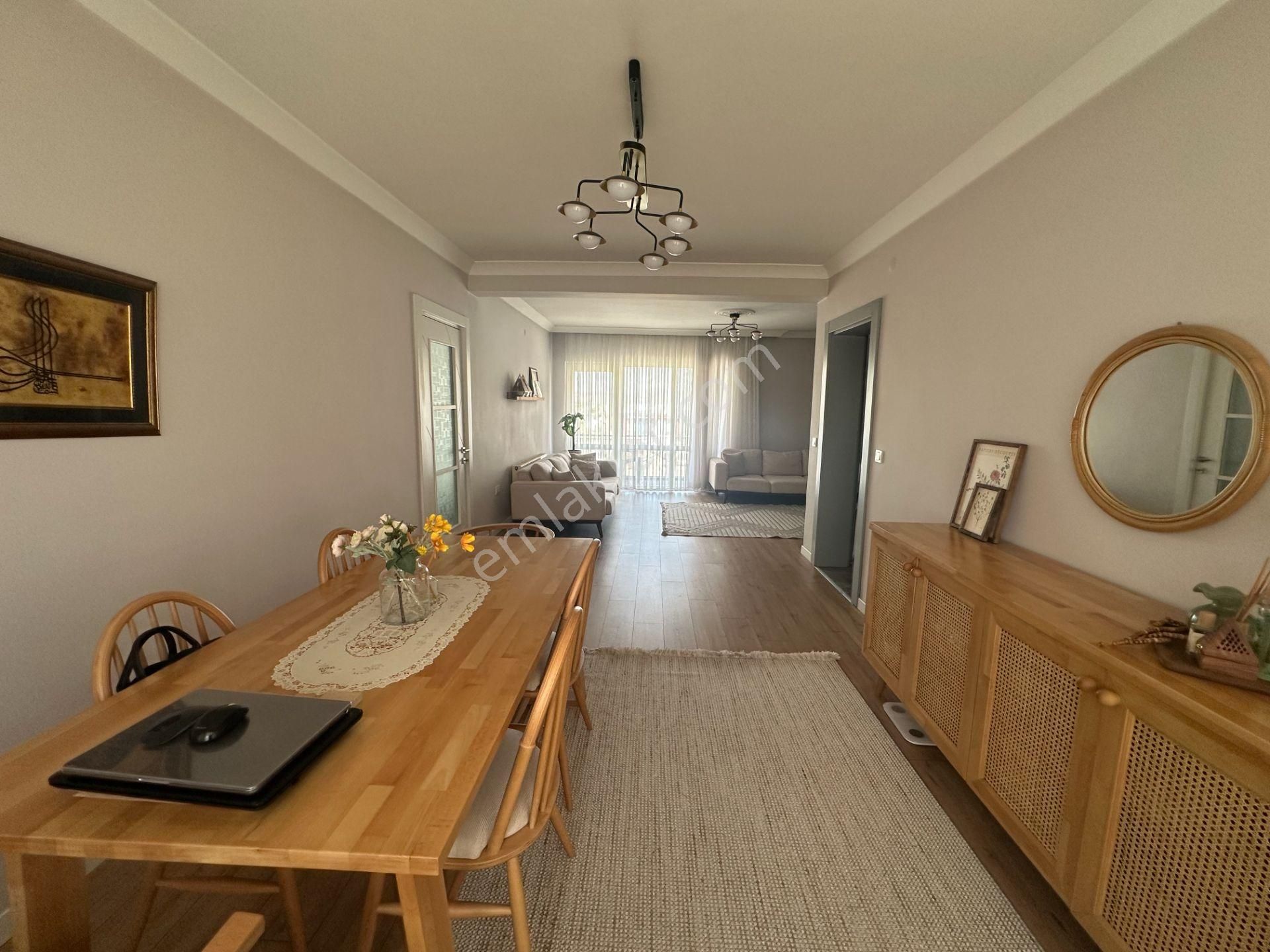 Y.kemal Cad.üzerinde, Yenilenmiş, Eşyasız,boş,110 M² Kiralık 2+1 - Görsel 12