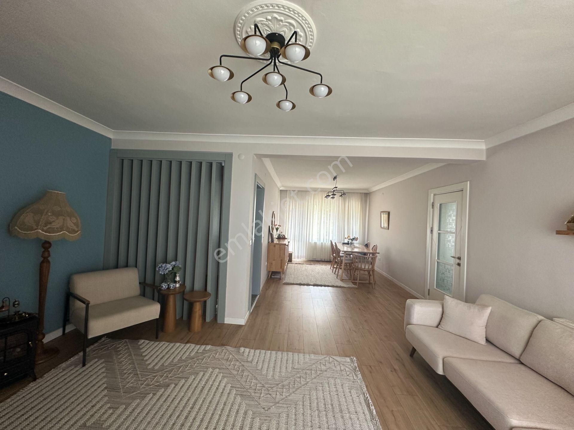 Y.kemal Cad.üzerinde, Yenilenmiş, Eşyasız,boş,110 M² Kiralık 2+1 - Görsel 3