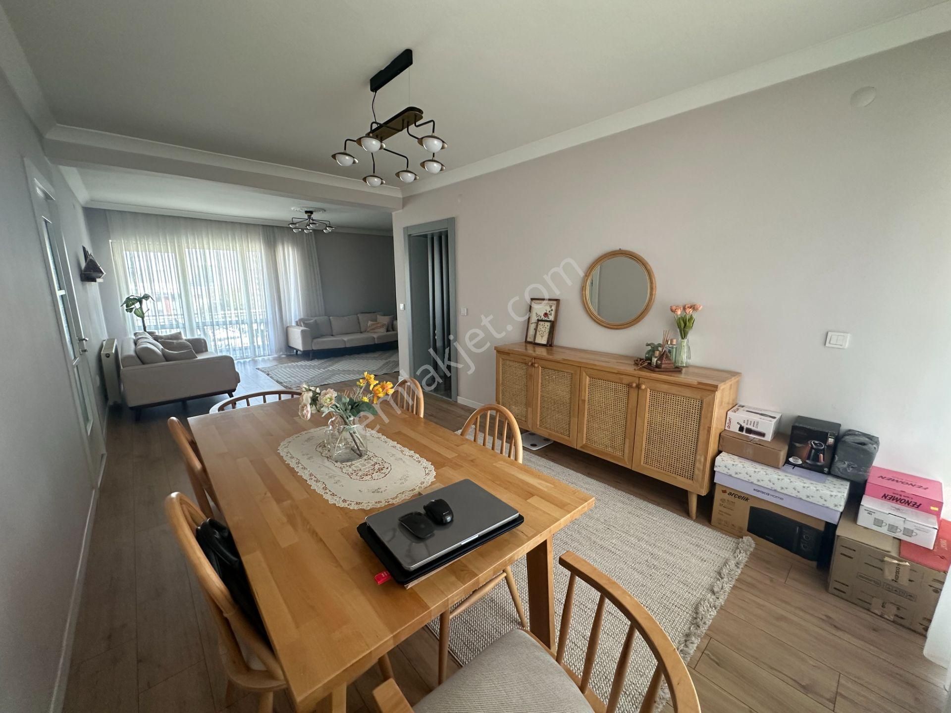 Y.kemal Cad.üzerinde, Yenilenmiş, Eşyasız,boş,110 M² Kiralık 2+1 - Görsel 10