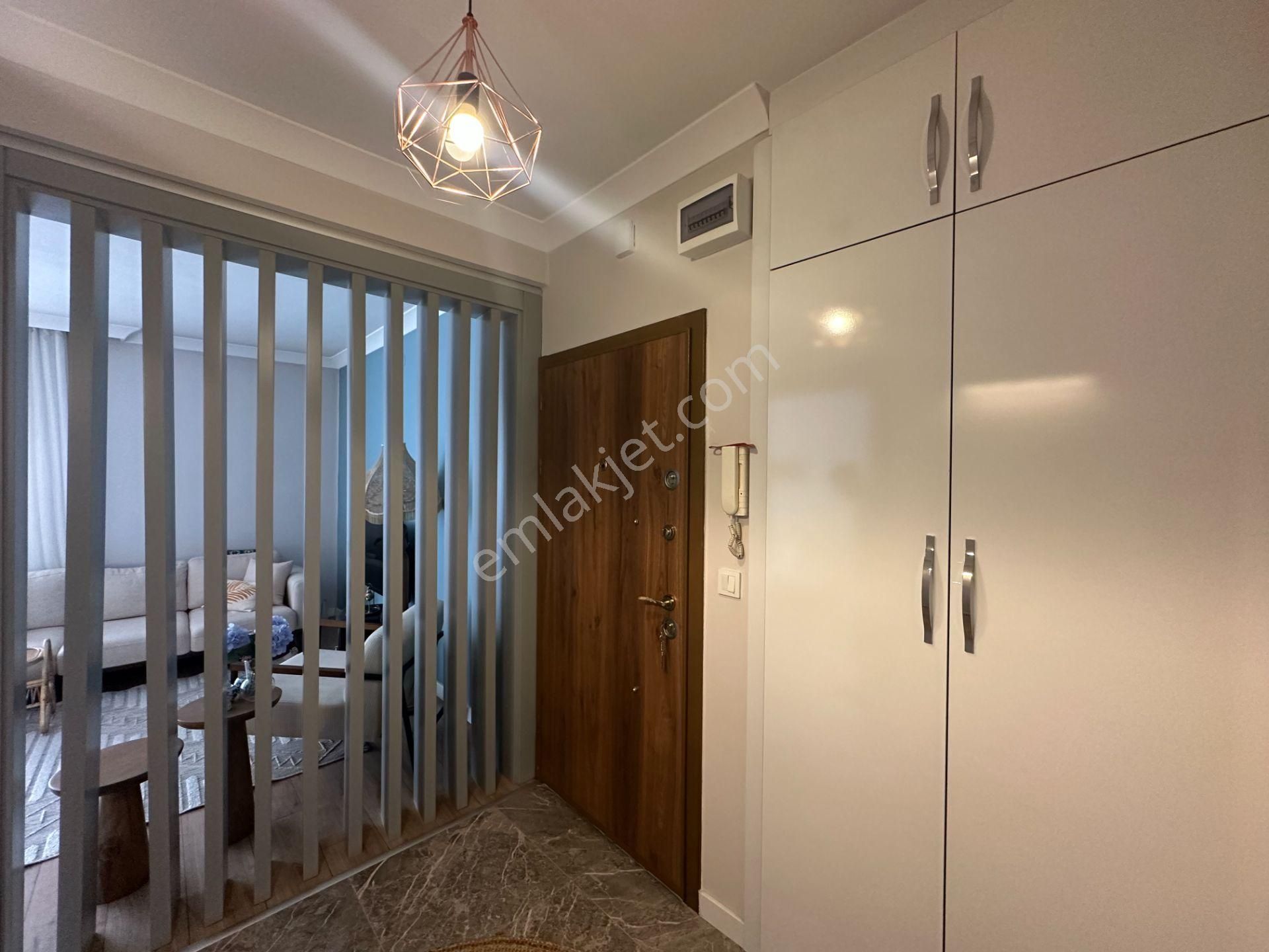 Y.kemal Cad.üzerinde, Yenilenmiş, Eşyasız,boş,110 M² Kiralık 2+1 - Görsel 30