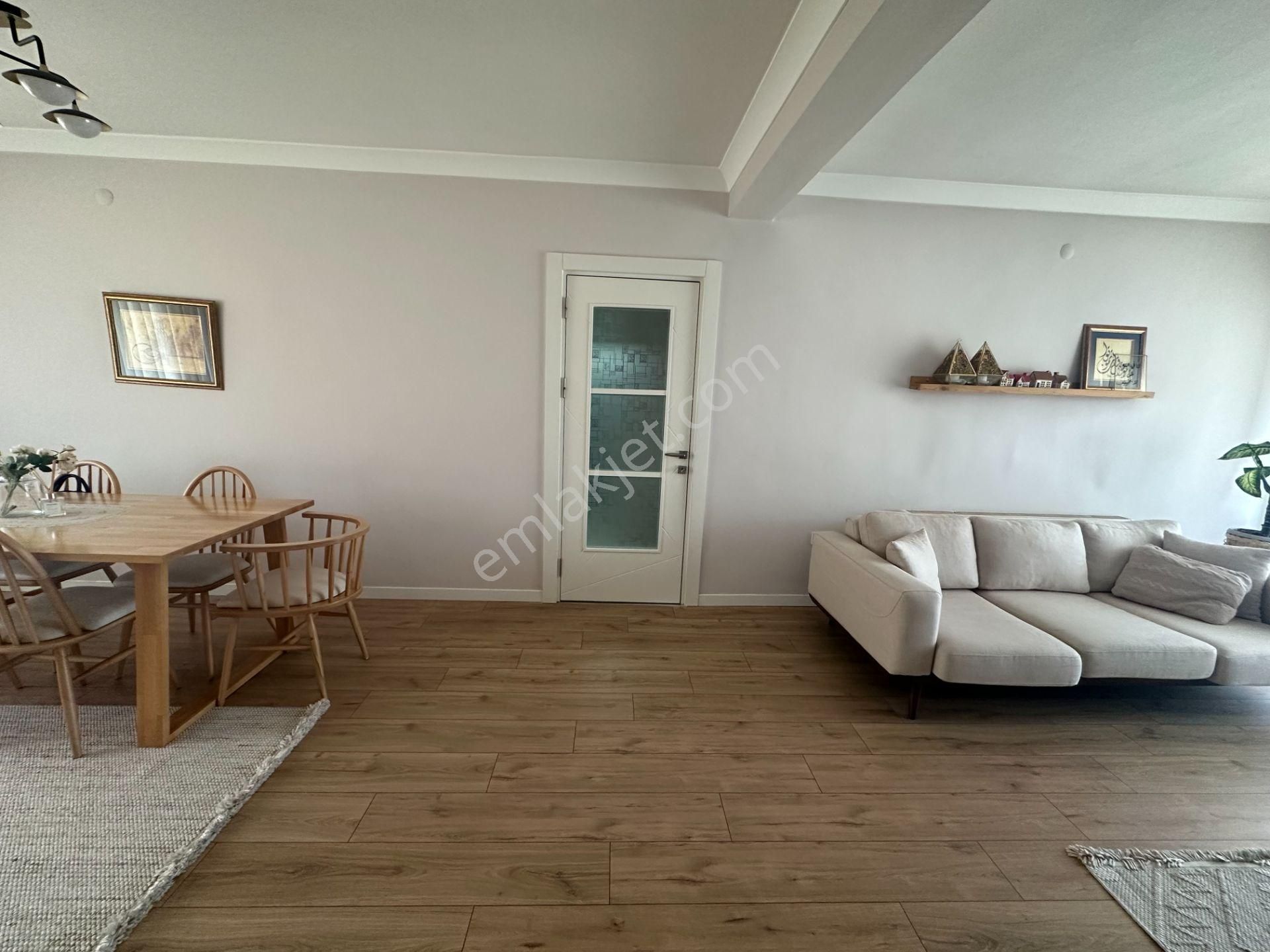 Y.kemal Cad.üzerinde, Yenilenmiş, Eşyasız,boş,110 M² Kiralık 2+1 - Görsel 9