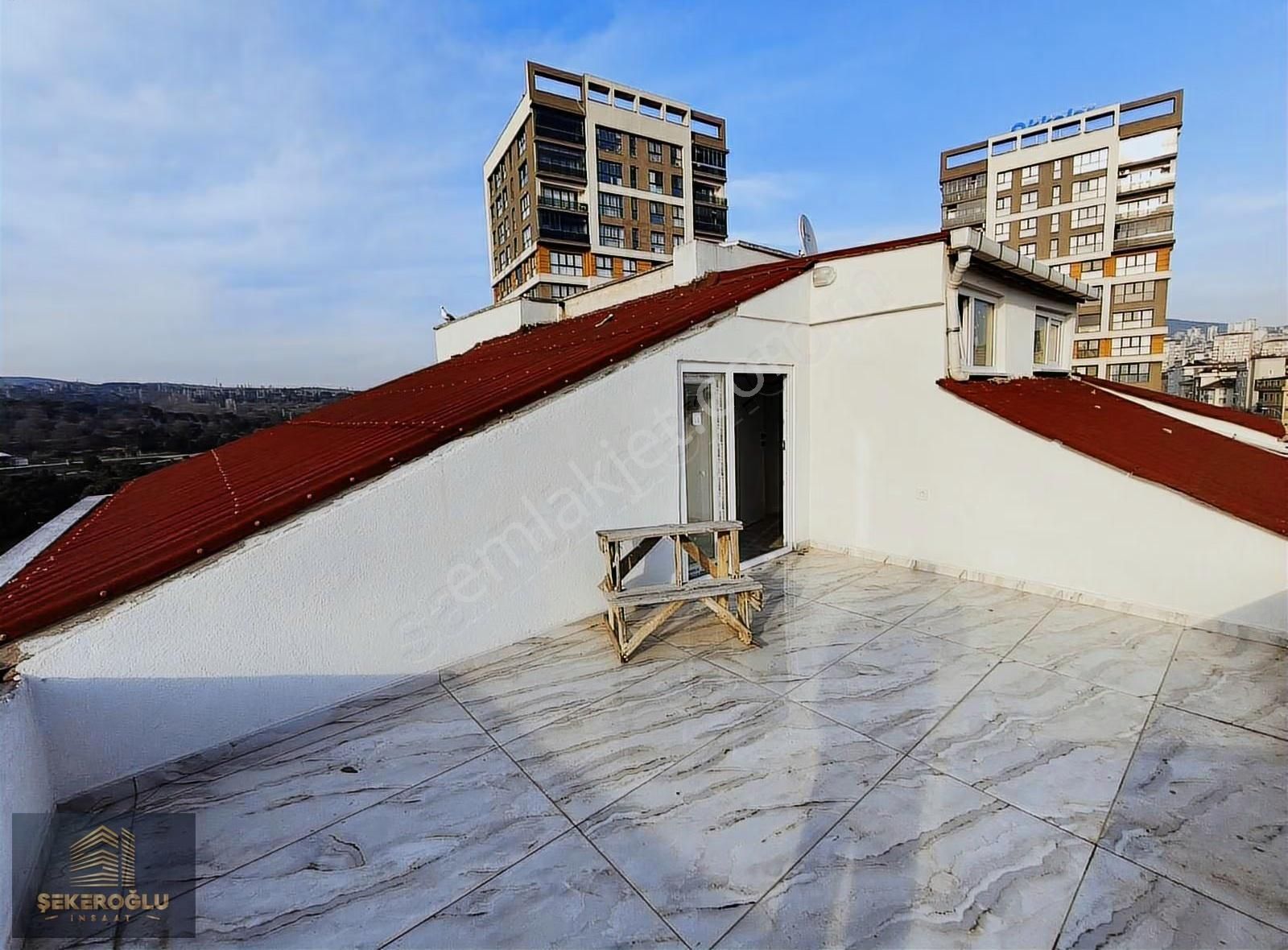 Şekeroğlu Emlak'tan Cadde Üstü Teraslı 2+1 Kiralık Daire - Görsel 16