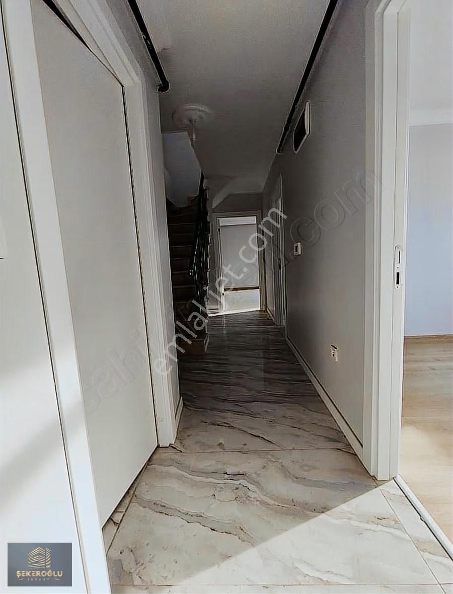 Şekeroğlu Emlak'tan Cadde Üstü Teraslı 2+1 Kiralık Daire - Görsel 17