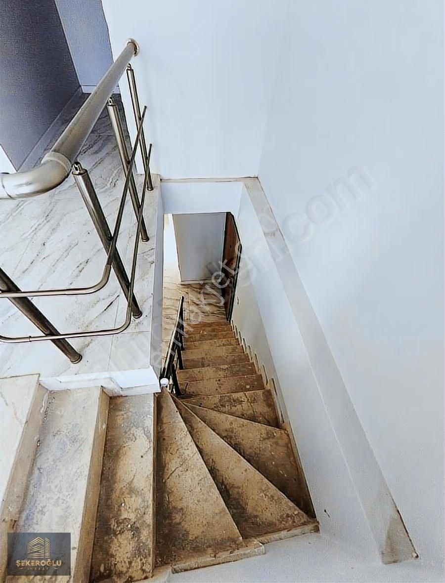 Şekeroğlu Emlak'tan Cadde Üstü Teraslı 2+1 Kiralık Daire - Görsel 12