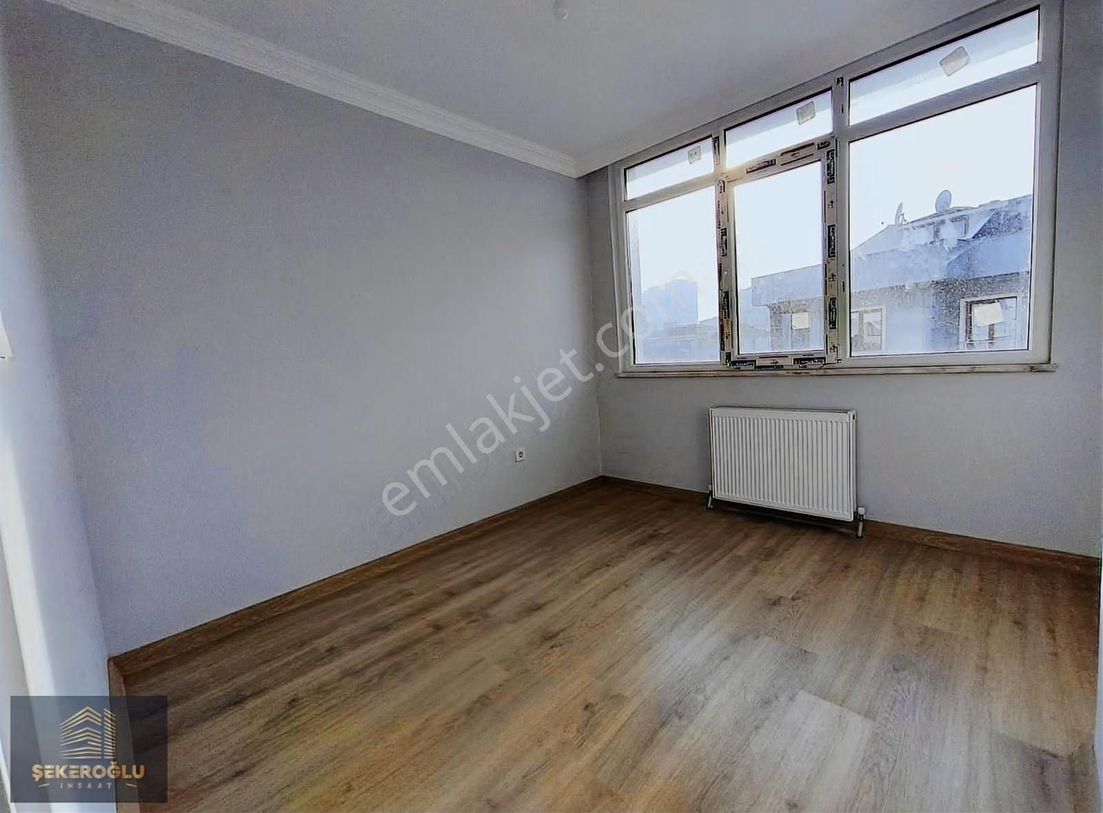 Şekeroğlu Emlak'tan Cadde Üstü Teraslı 2+1 Kiralık Daire - Görsel 19