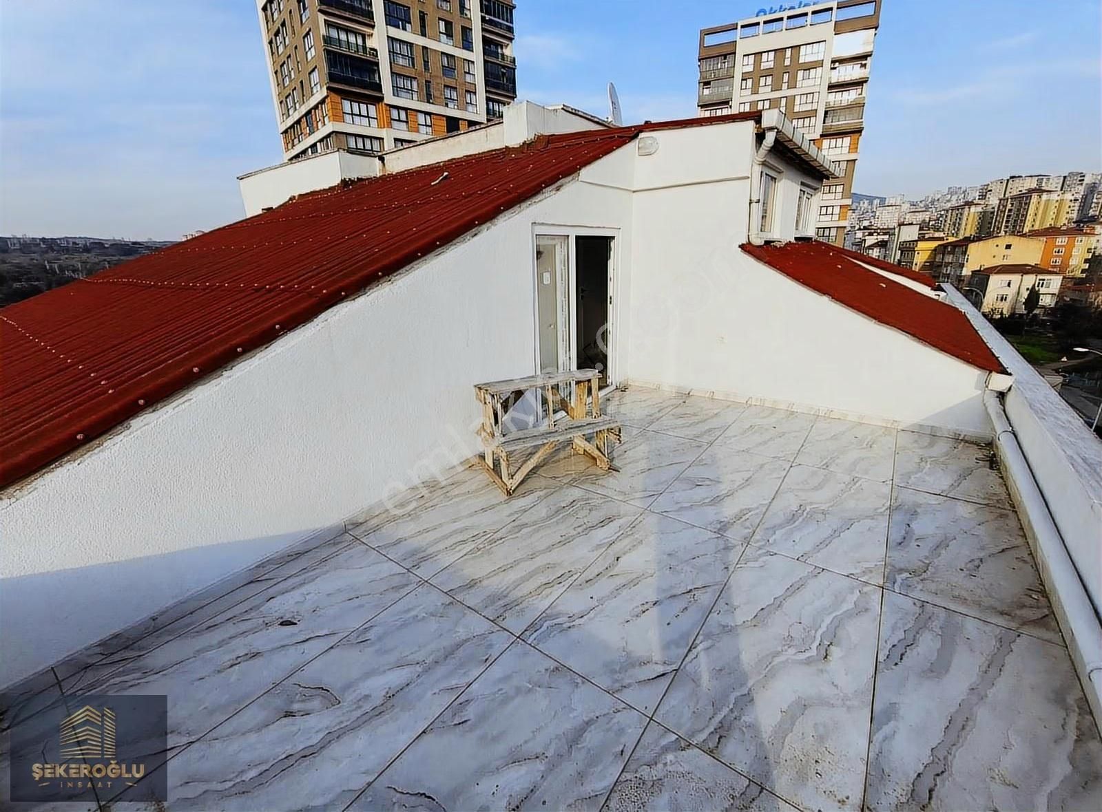 Şekeroğlu Emlak'tan Cadde Üstü Teraslı 2+1 Kiralık Daire - Görsel 3