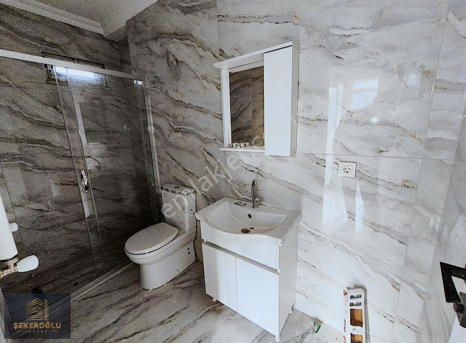 Şekeroğlu Emlak'tan Cadde Üstü Teraslı 2+1 Kiralık Daire - Görsel 20