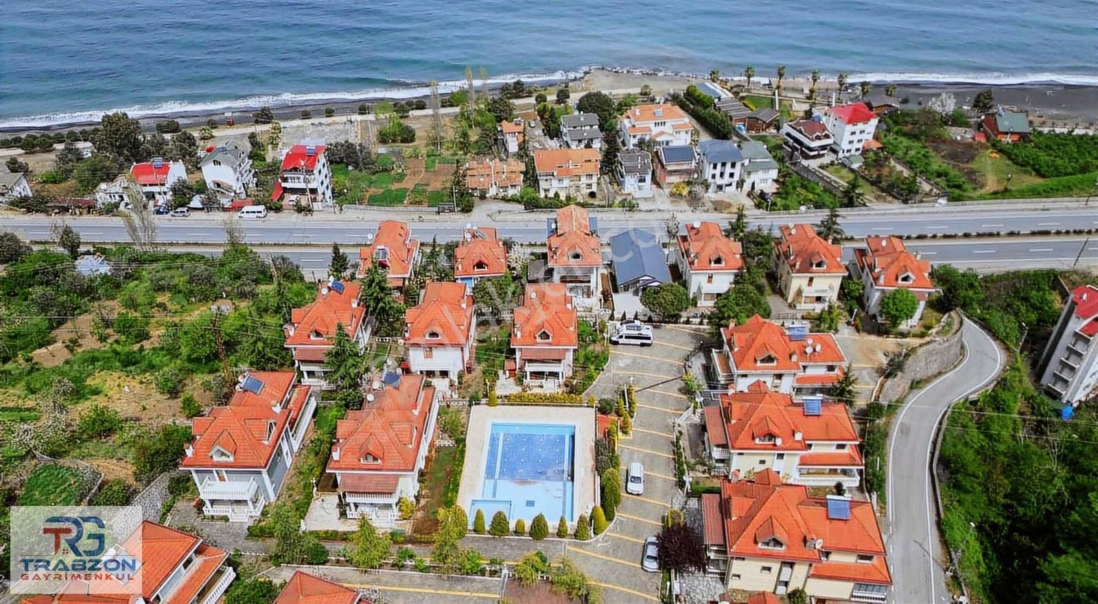 Akçaabat Mersin Korukent'te Ful Deniz Manzaralı Satılık Villa