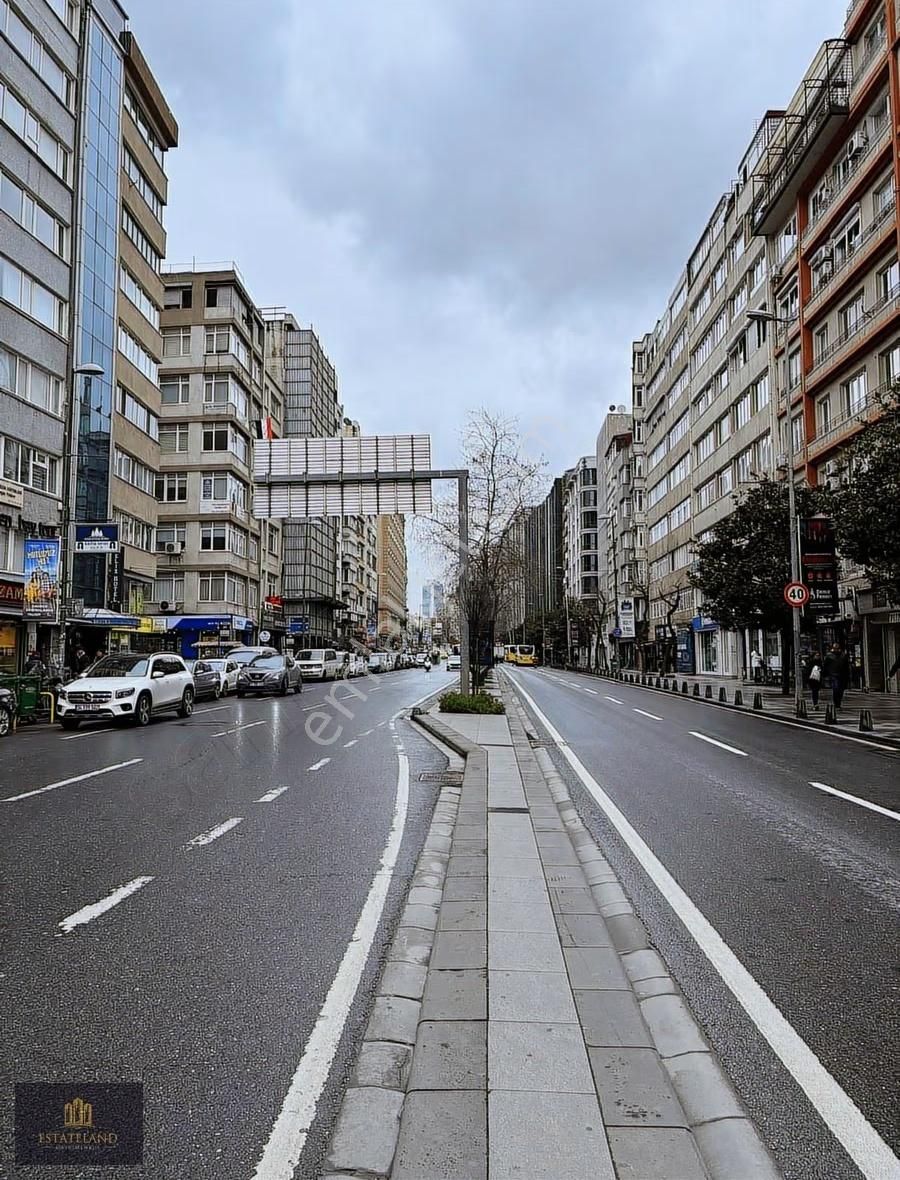 Şişli Osmanbey Cadde Üzerinde 90m2 Sıfırlanmış 2+1 Satılık Daire